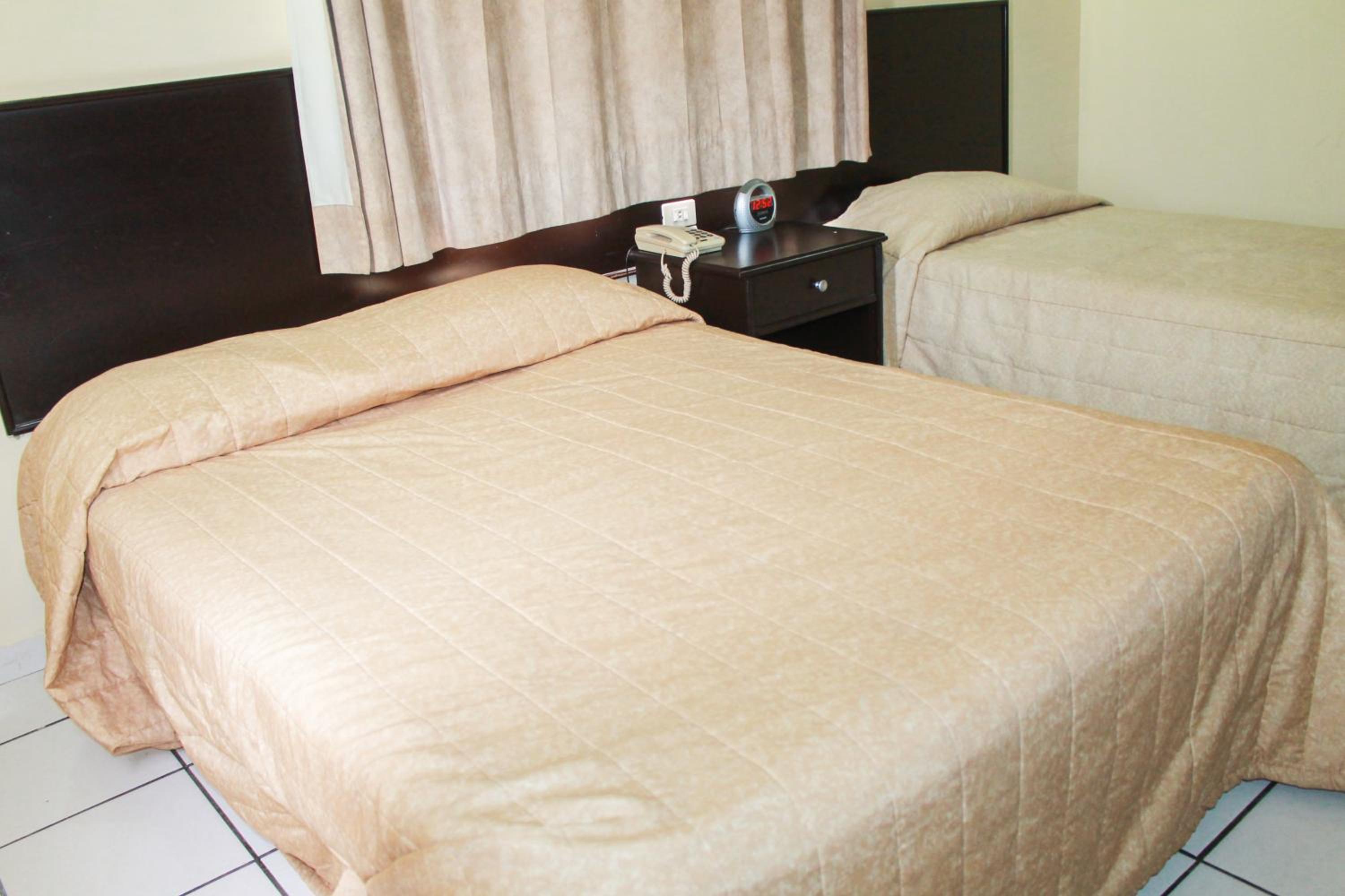 Standard Double Room photo 3