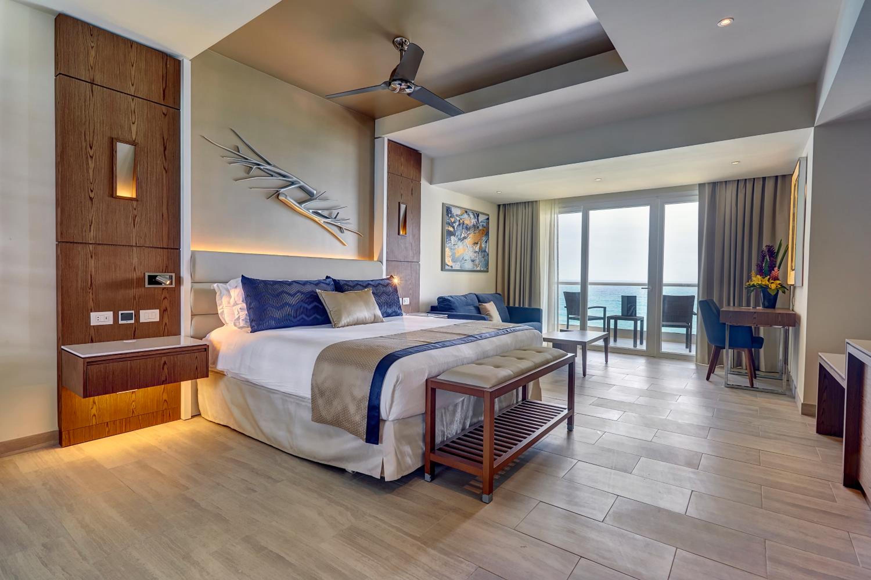 Luxury Junior Suite Ocean Front - Photo 5