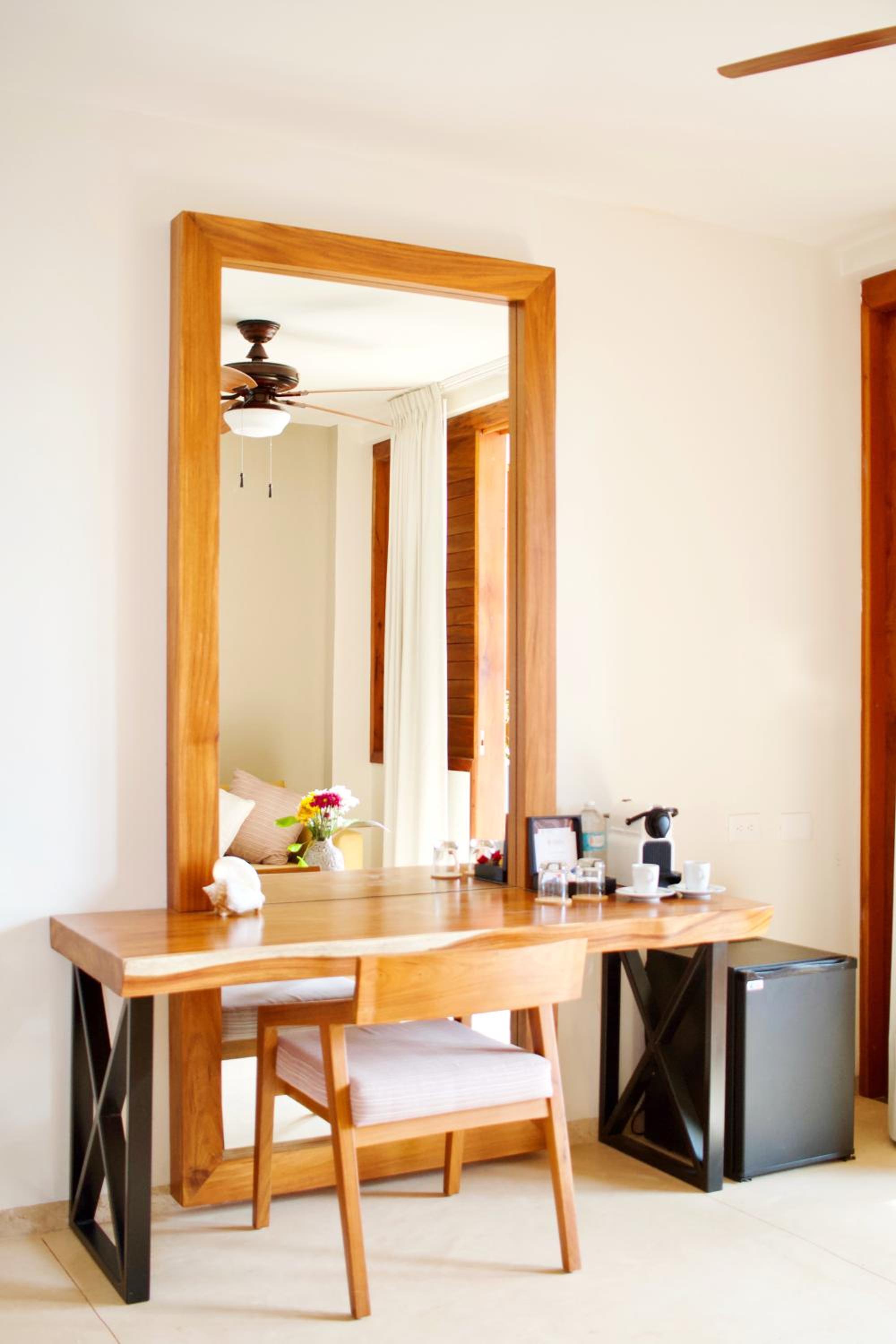 Deluxe King Suite - Photo 5