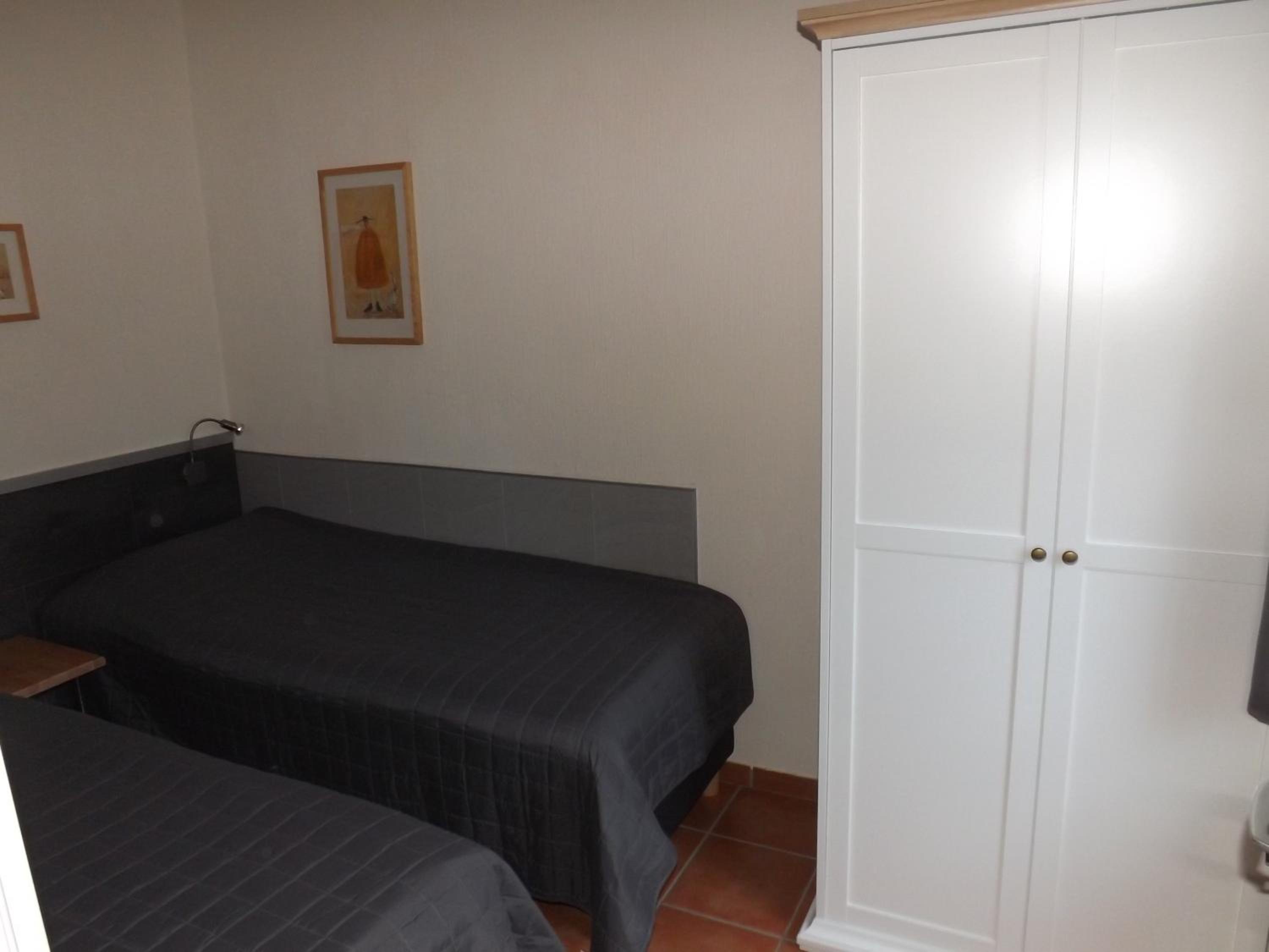 One-Bedroom Apartment with Balcony photo 2