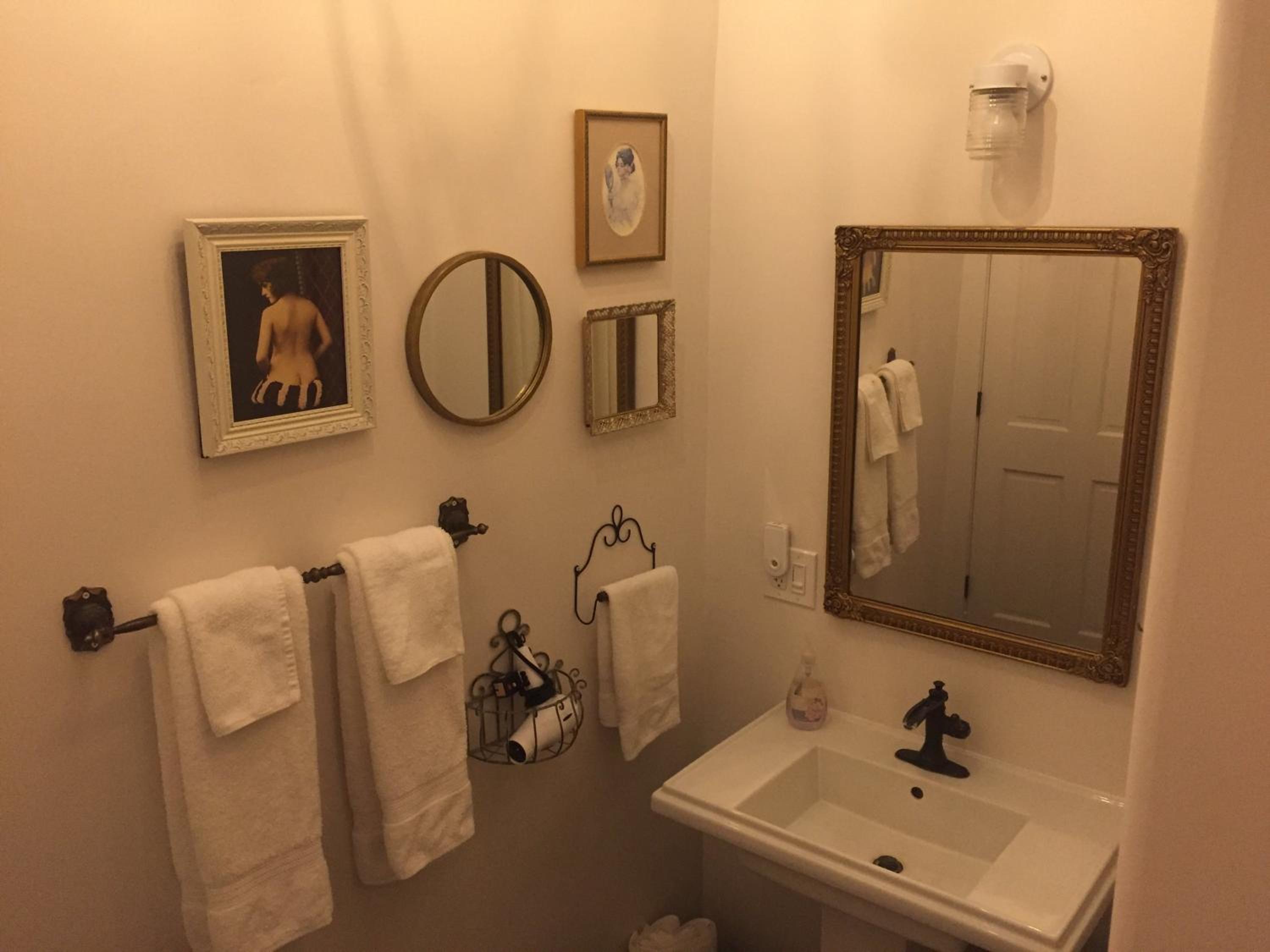 Deluxe Suite - Photo 10