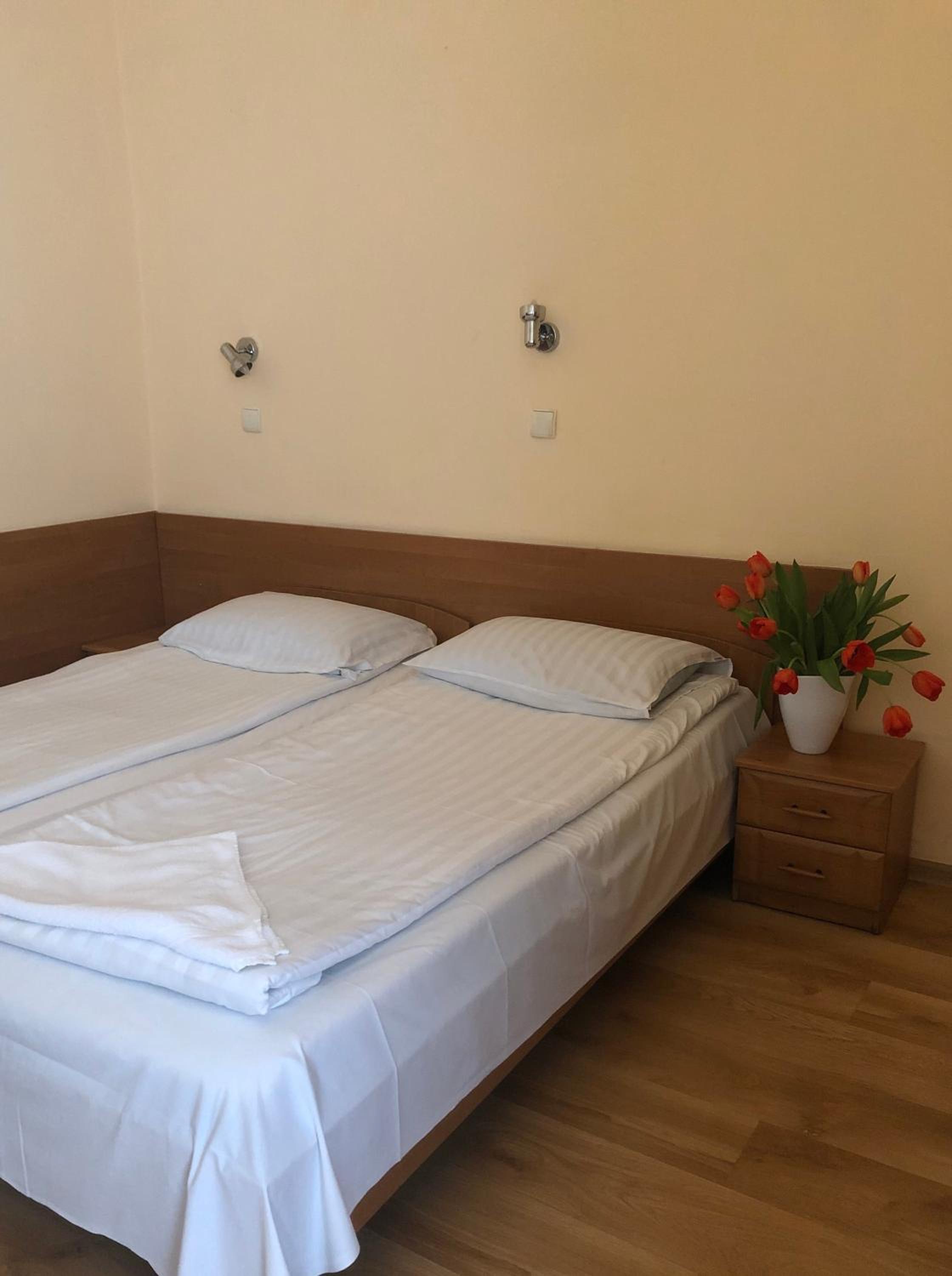 Twin Room - Photo 2