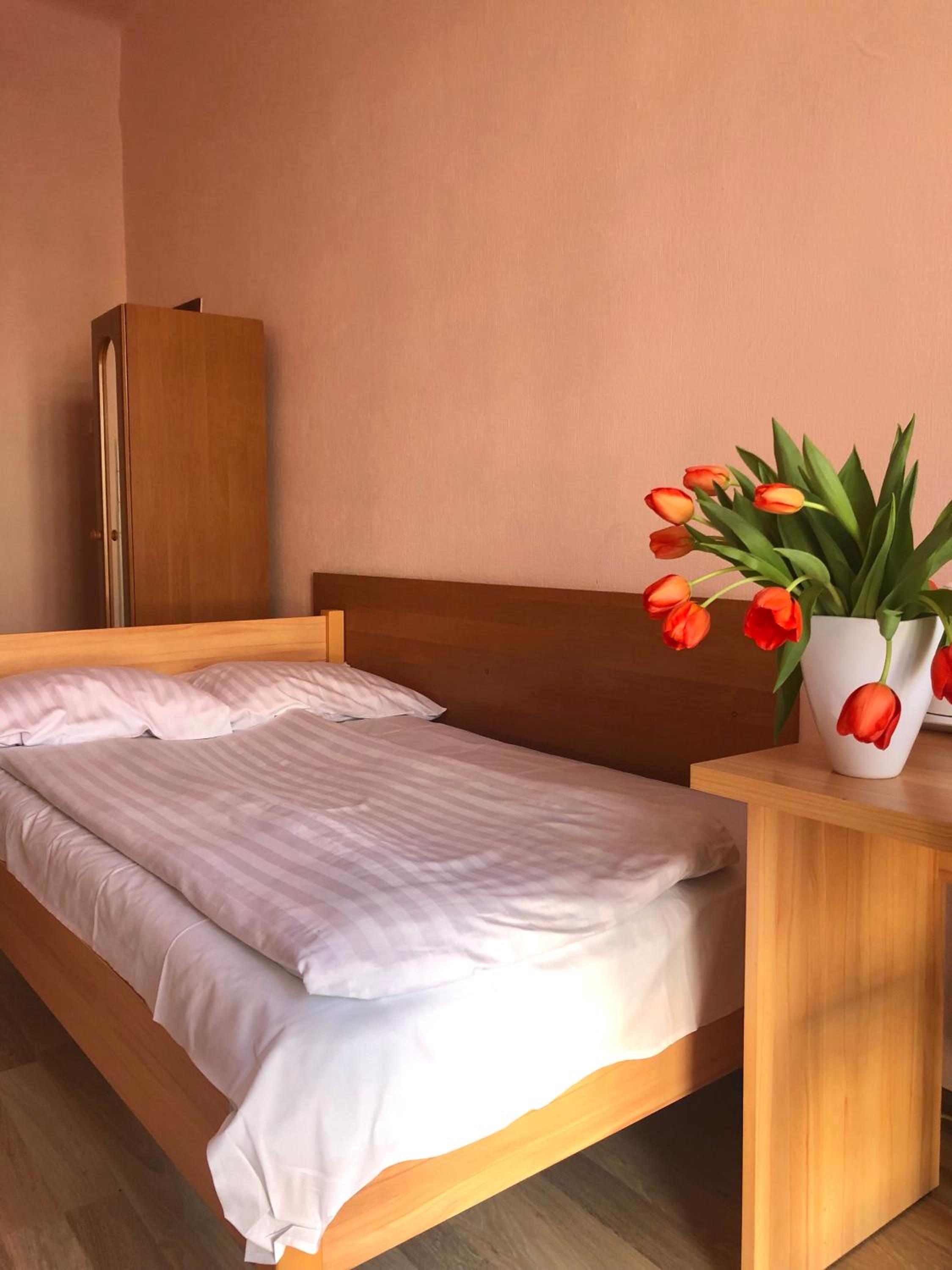 Single Room with Shared Bathroom photo 3