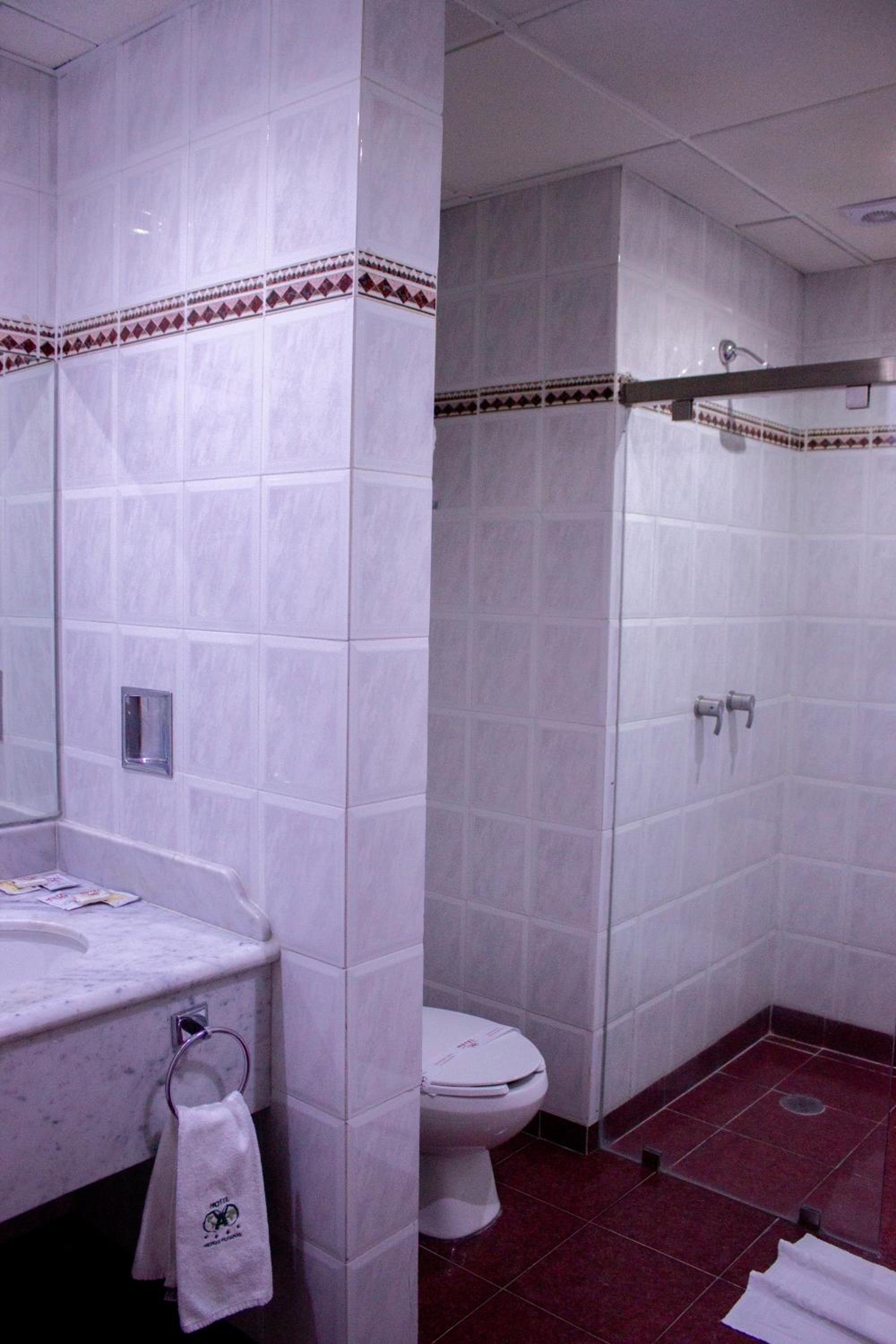 Standard King Room photo 2