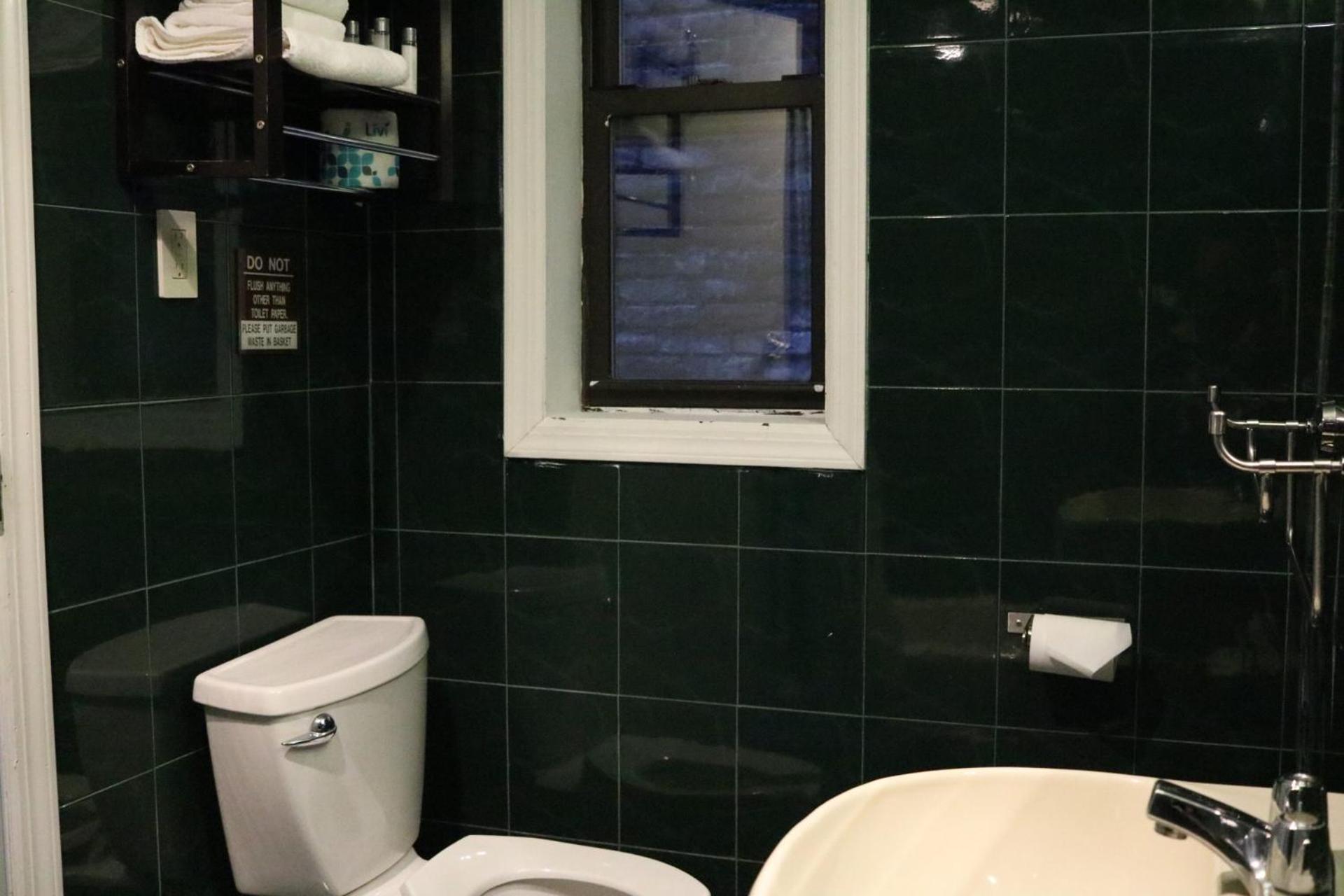 Triple Room with Private Bathroom photo 2