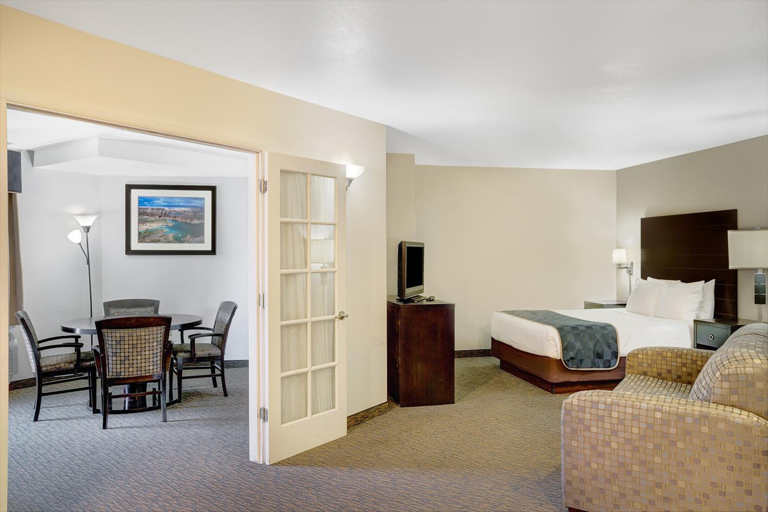 1 King Bed and 1 Queen Bed, One-Bedroom Suite, Non-Smoking