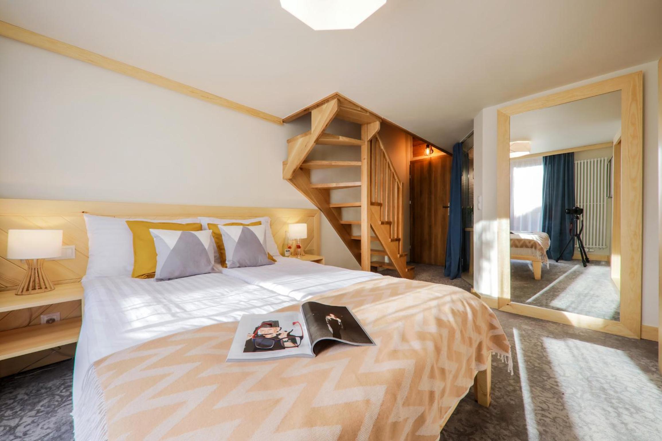 Duplex Quadruple Room - Photo 7