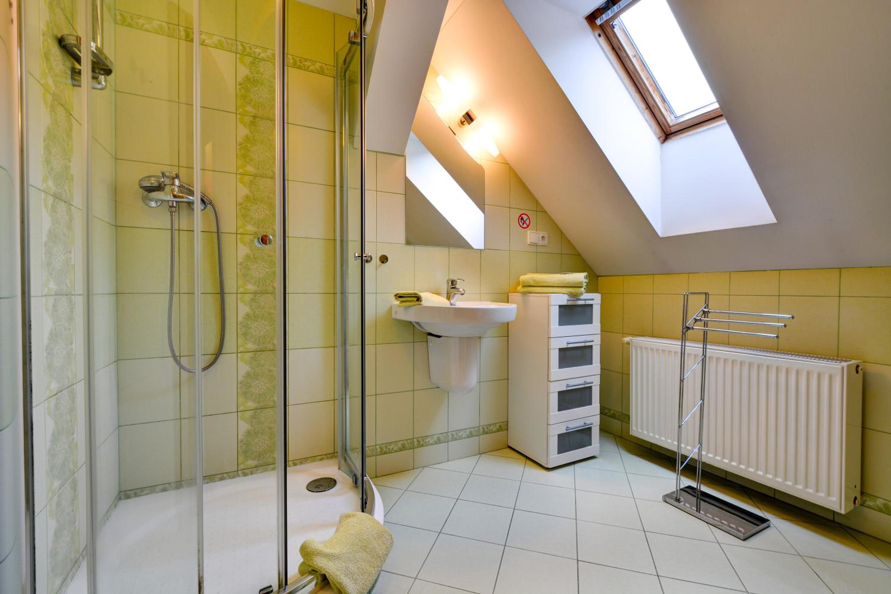 Double Room with Private Bathroom photo 3