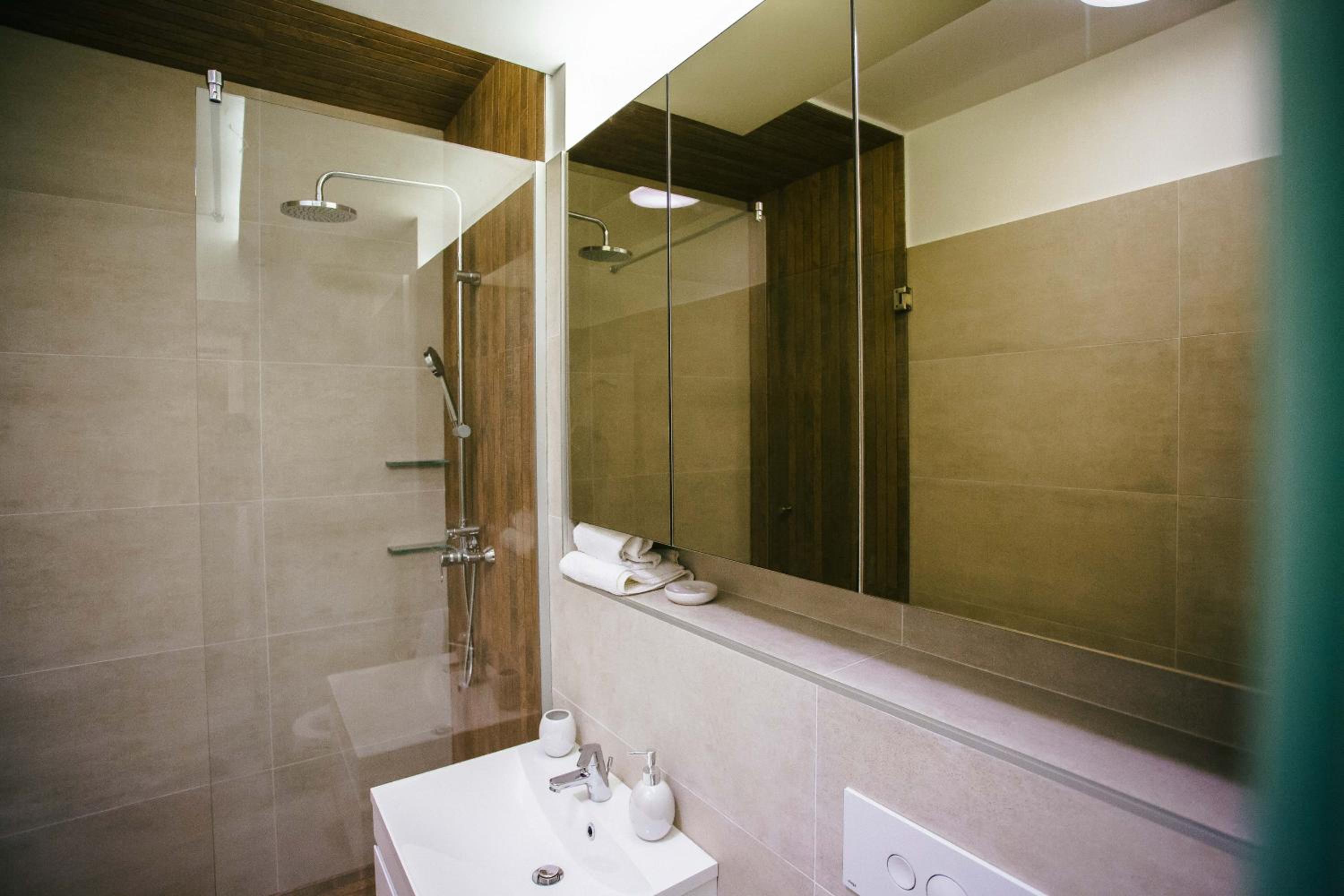 Studio Apartment - Photo 10