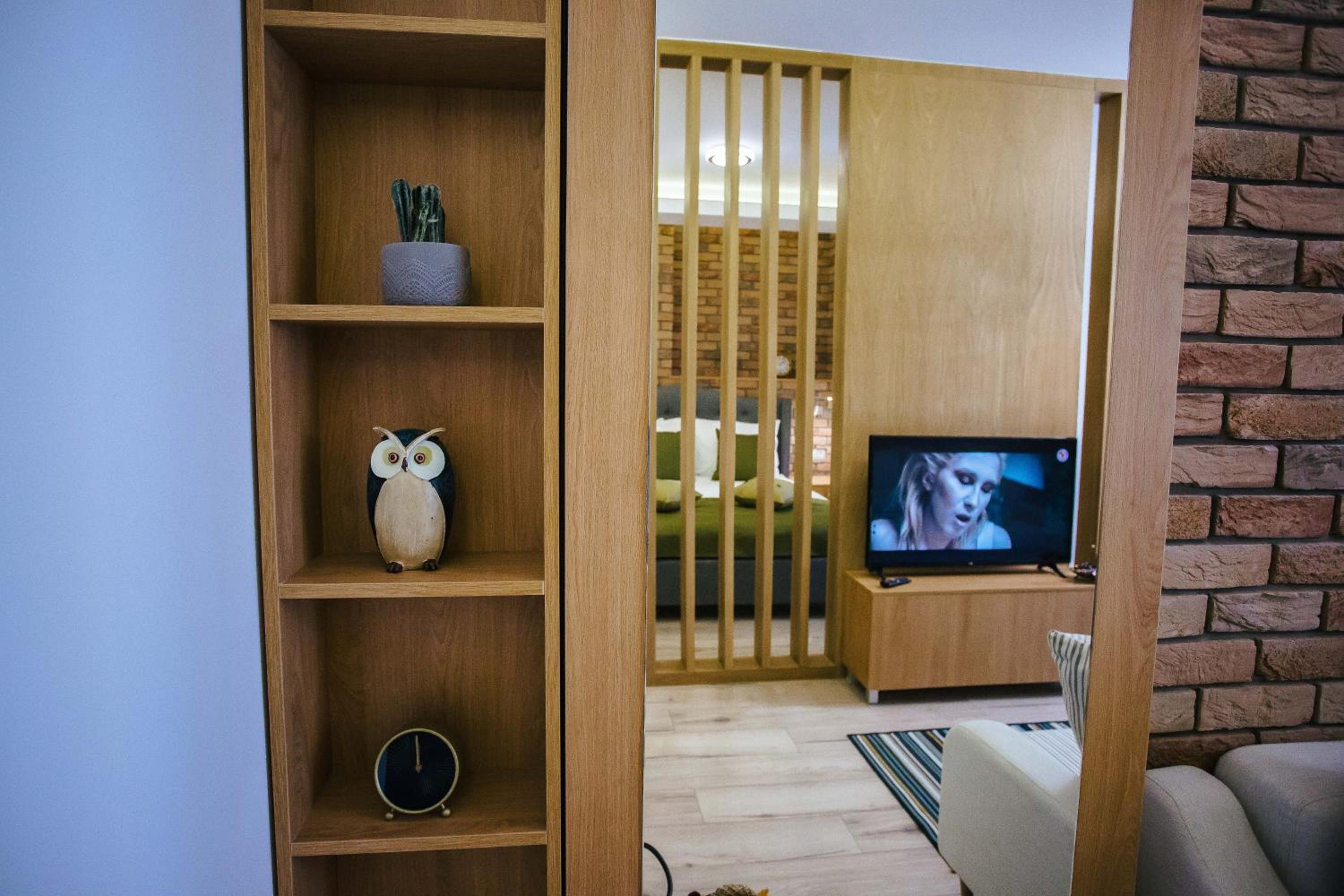 Studio Apartment - Photo 1