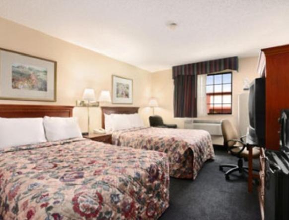 Deluxe Double Room with Two Double Beds - Non-Smoking - Photo 1