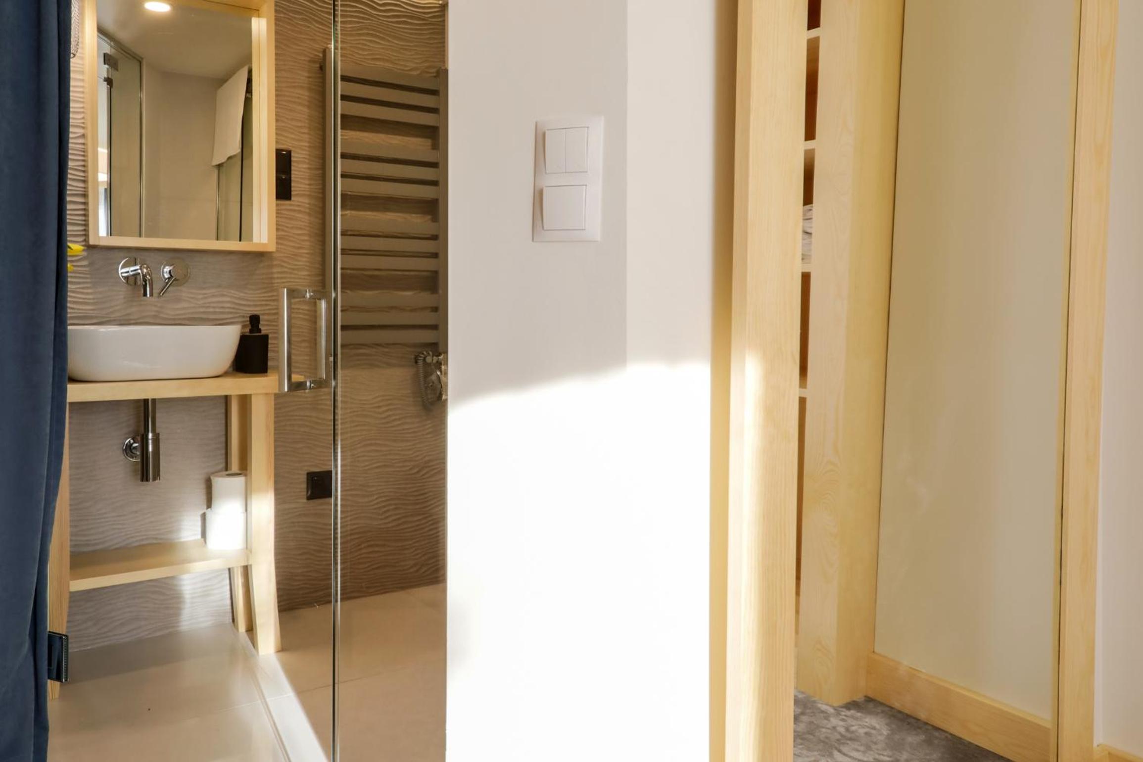 Duplex Quadruple Room - Photo 3