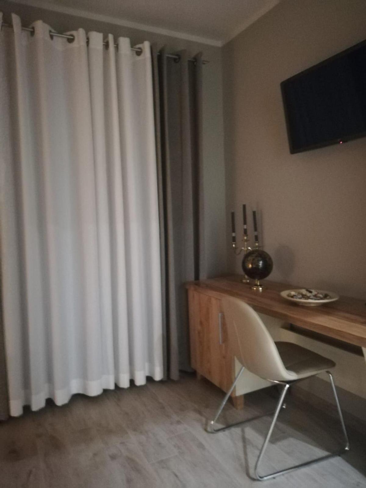 Double Room with Patio photo 2