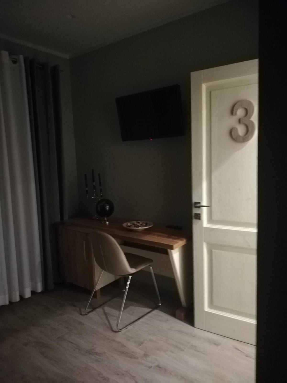 Double Room with Patio photo 1