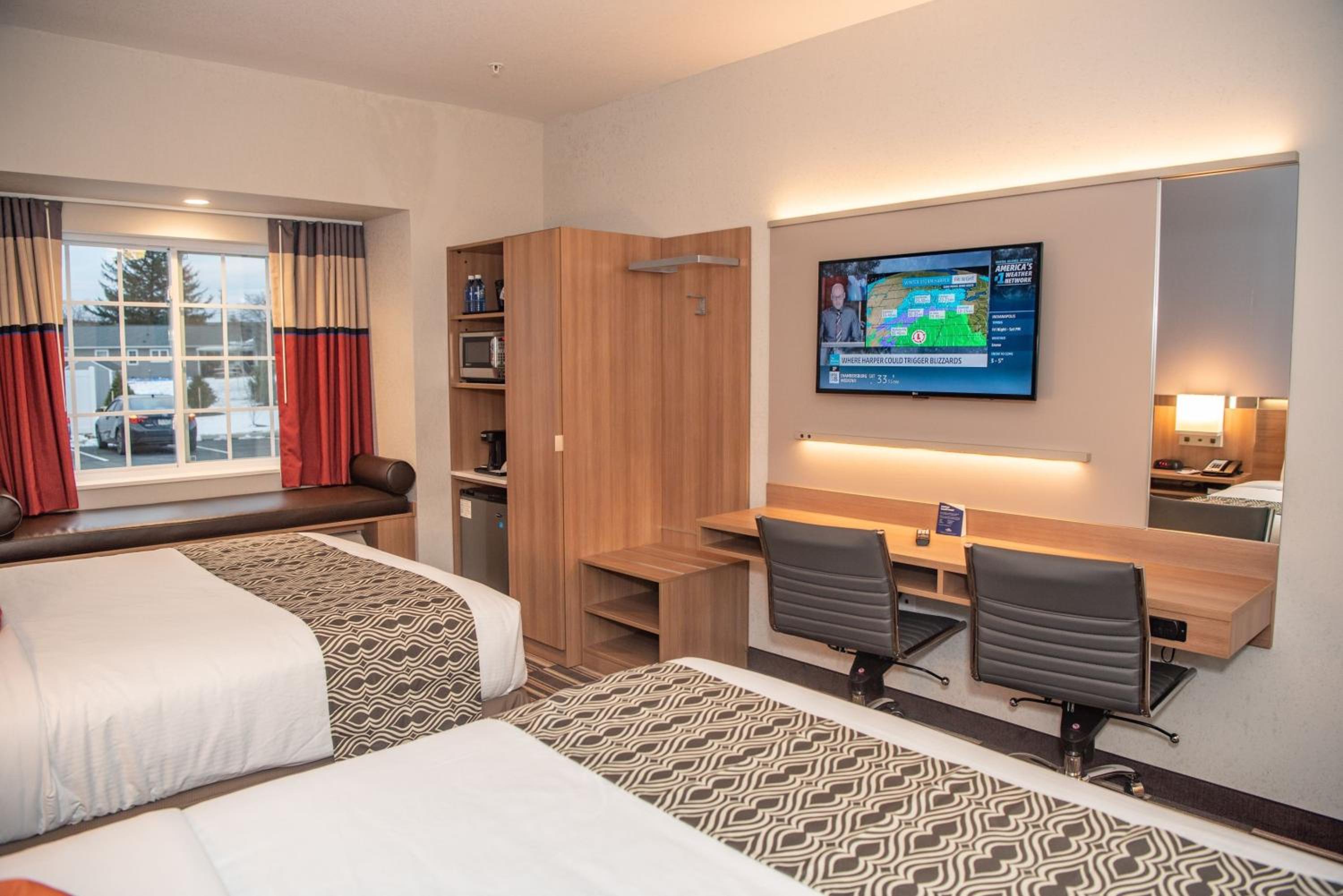 Queen Room with Two Queen Beds - Mobility Access/Non-Smoking - Photo 3