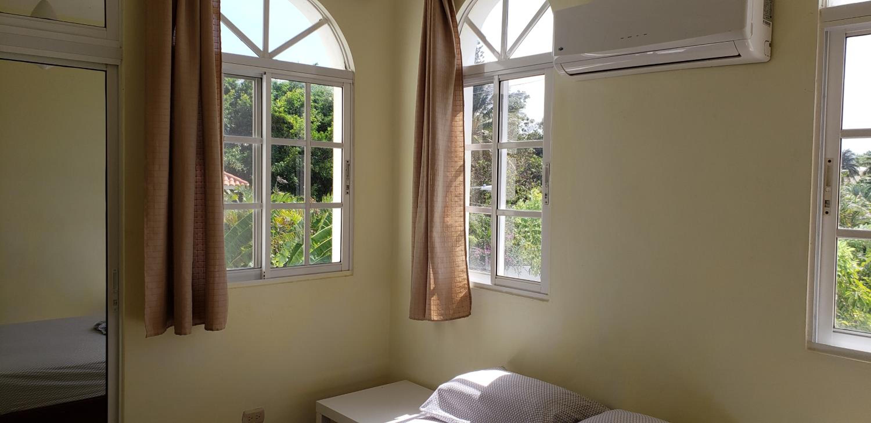 Two-Bedroom Apartment with Air-conditioning photo 3