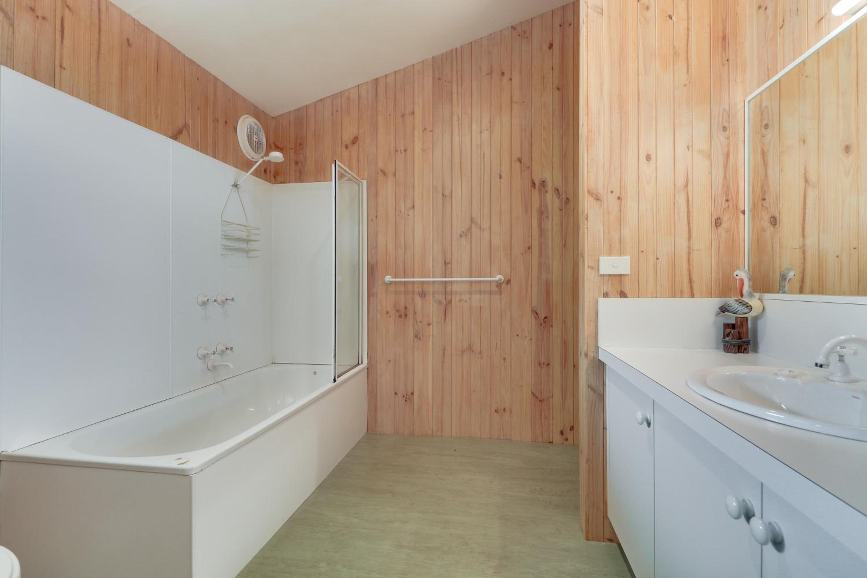 Three-Bedroom Vacation Home  - Photo 3
