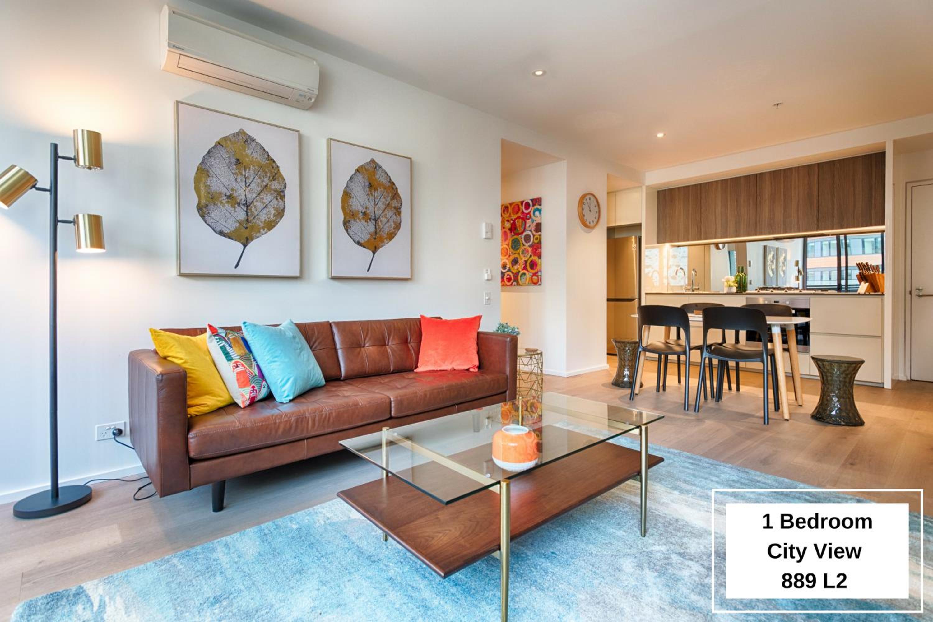 One-Bedroom Apartment with City View photo 1