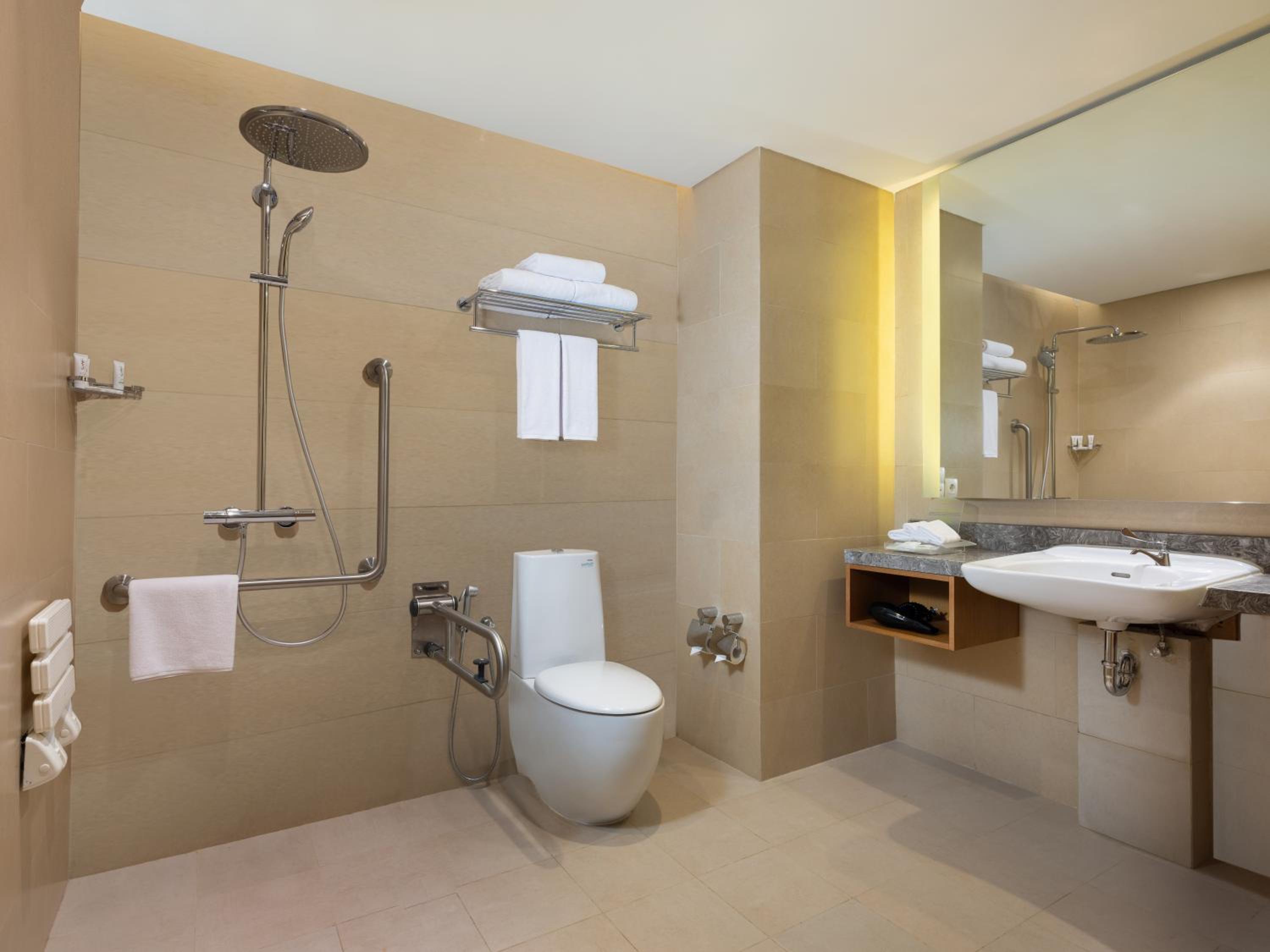 1 King One-Bedroom Suite