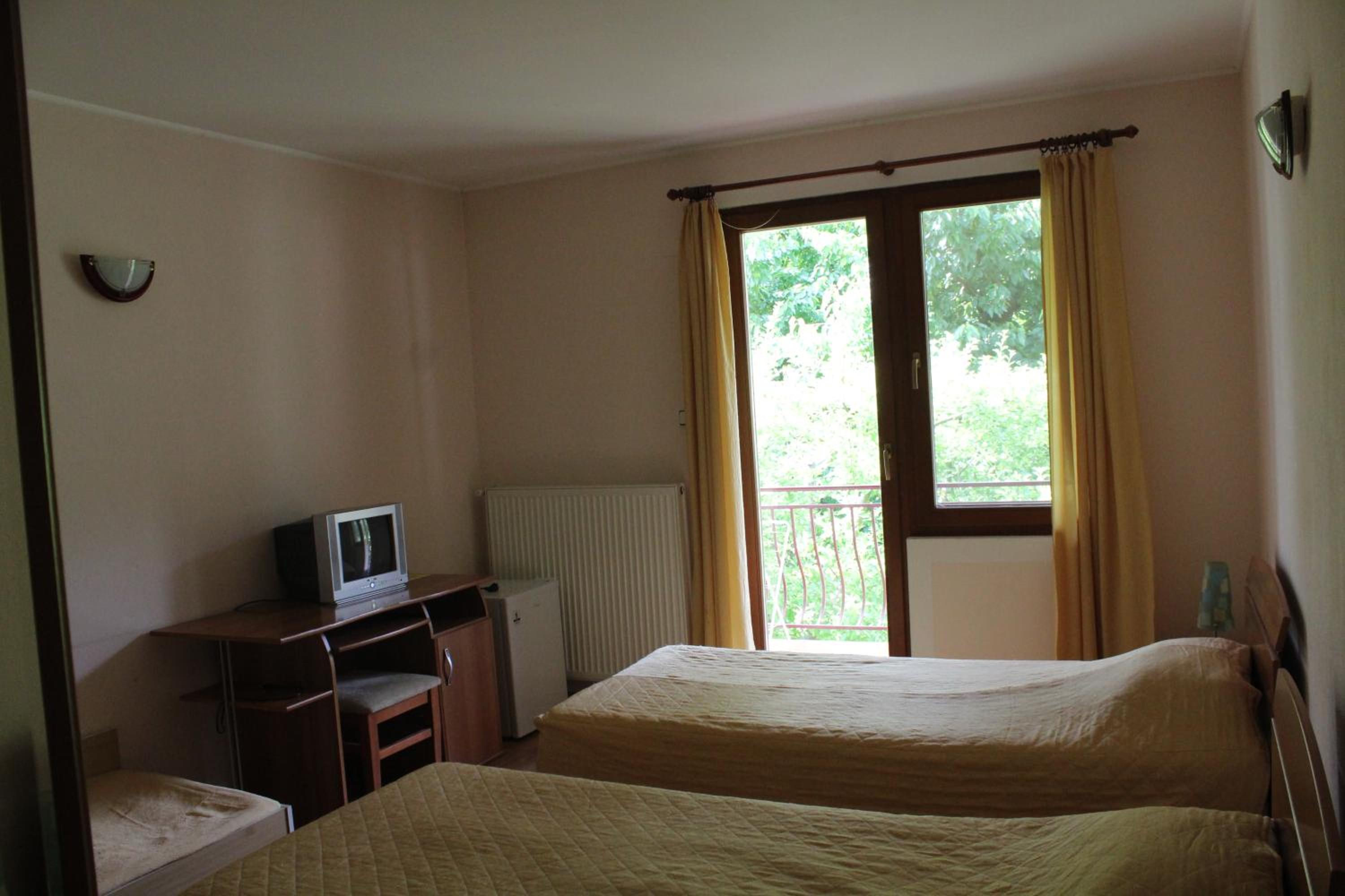 Double Room - Photo 2