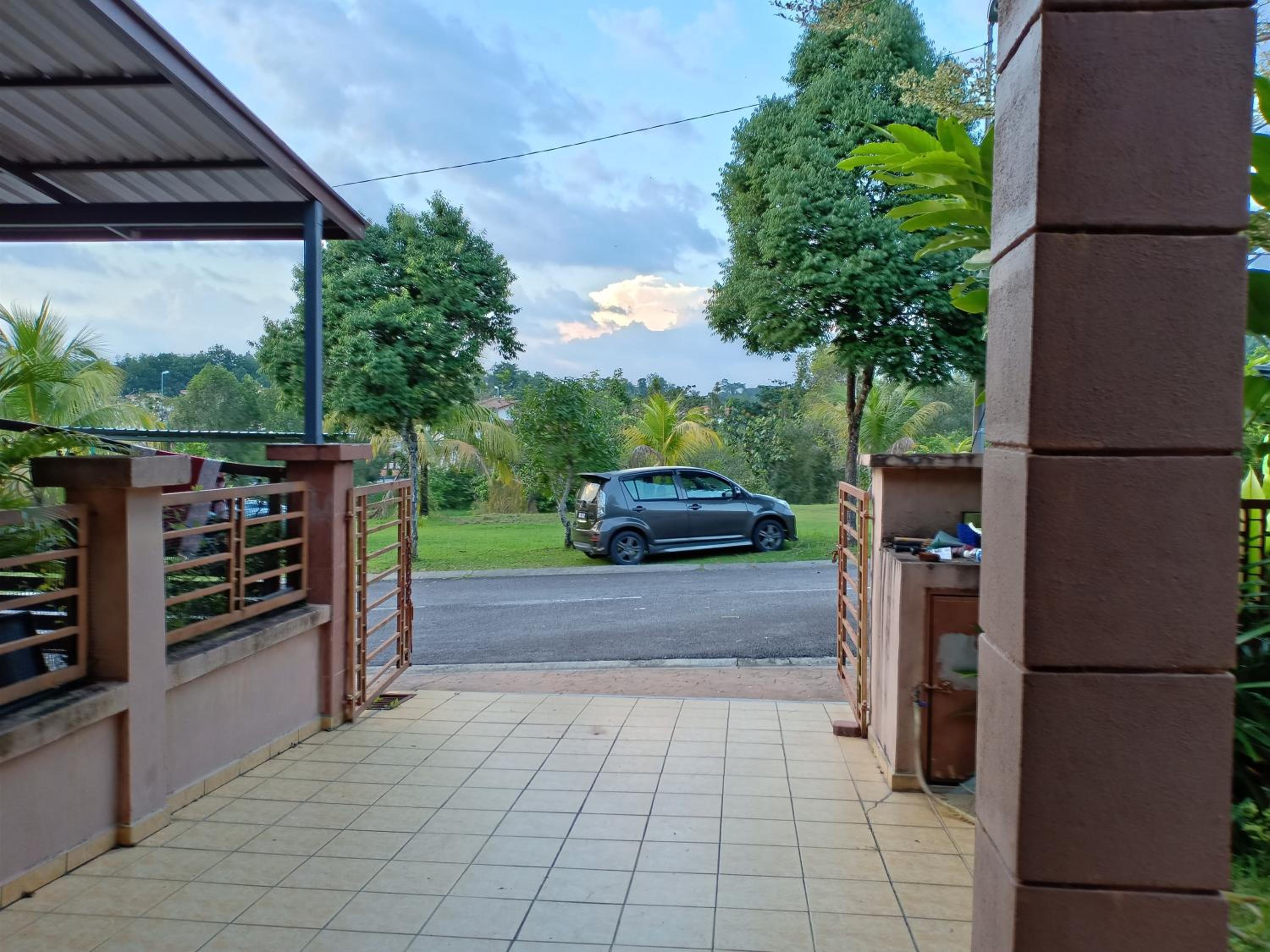 Three-Bedroom House photo 2