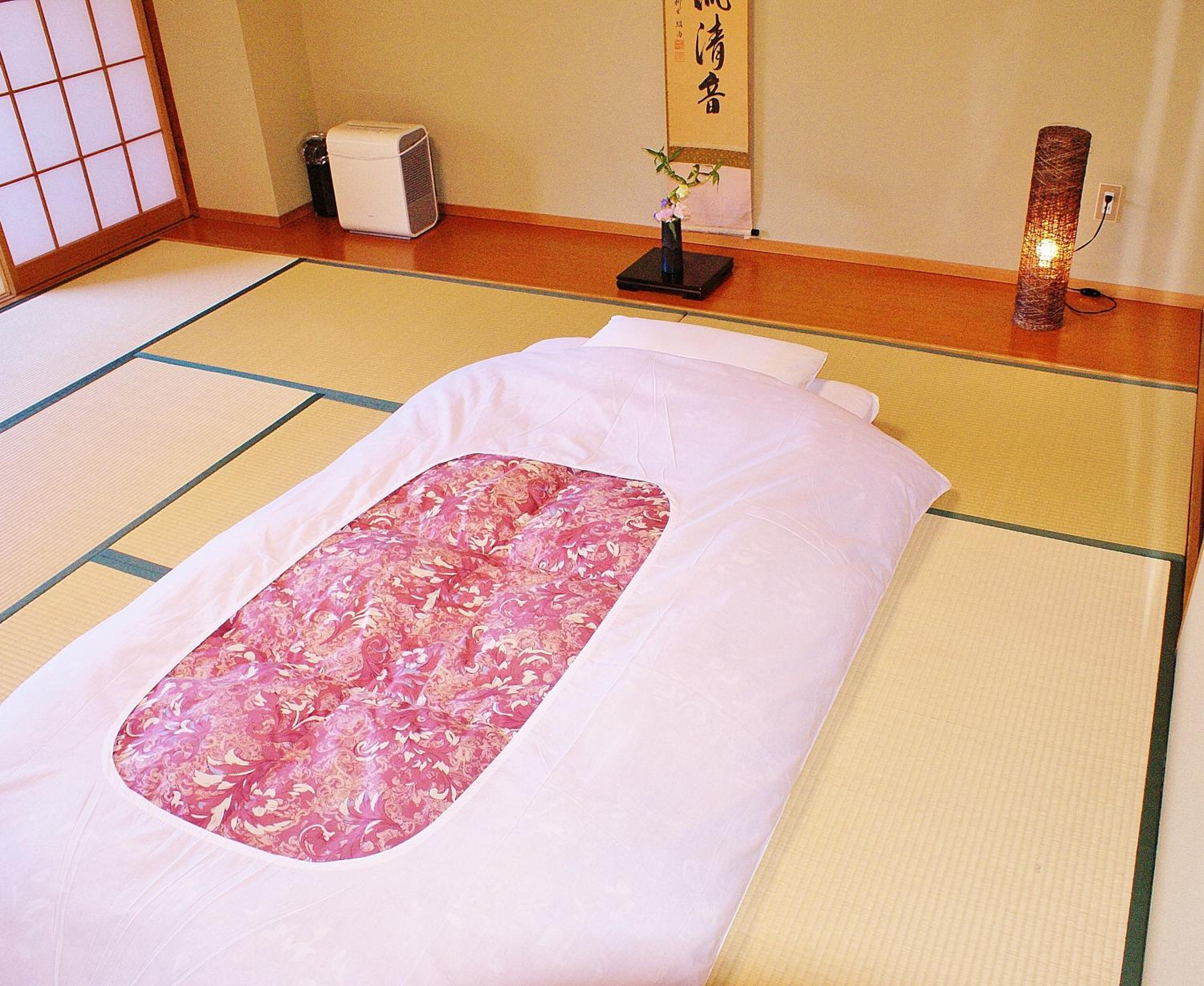 Deluxe Japanese-Style  Room with Private Bathroom - Non-Smoking - Photo 3