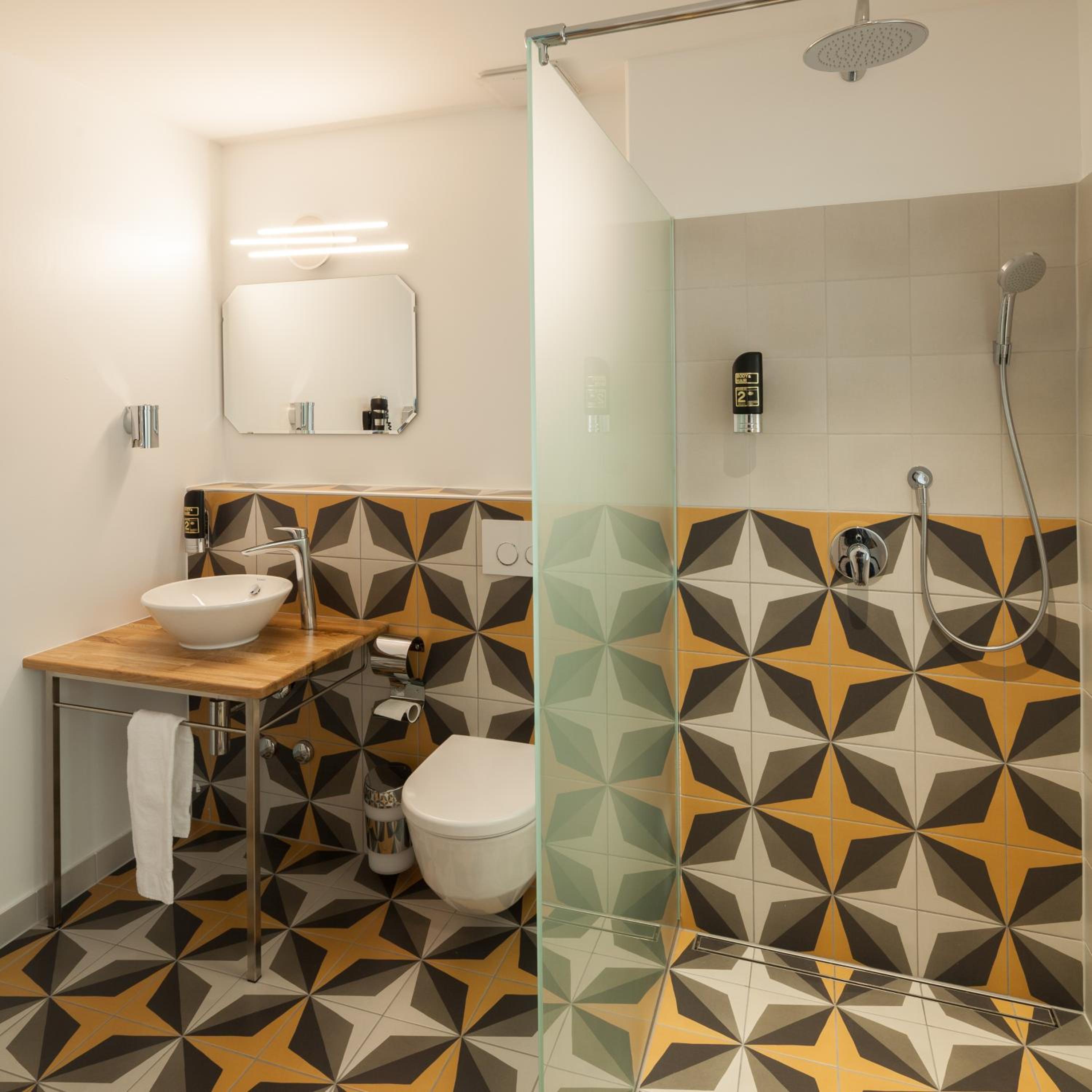 Double Room with Shared Bathroom photo 3