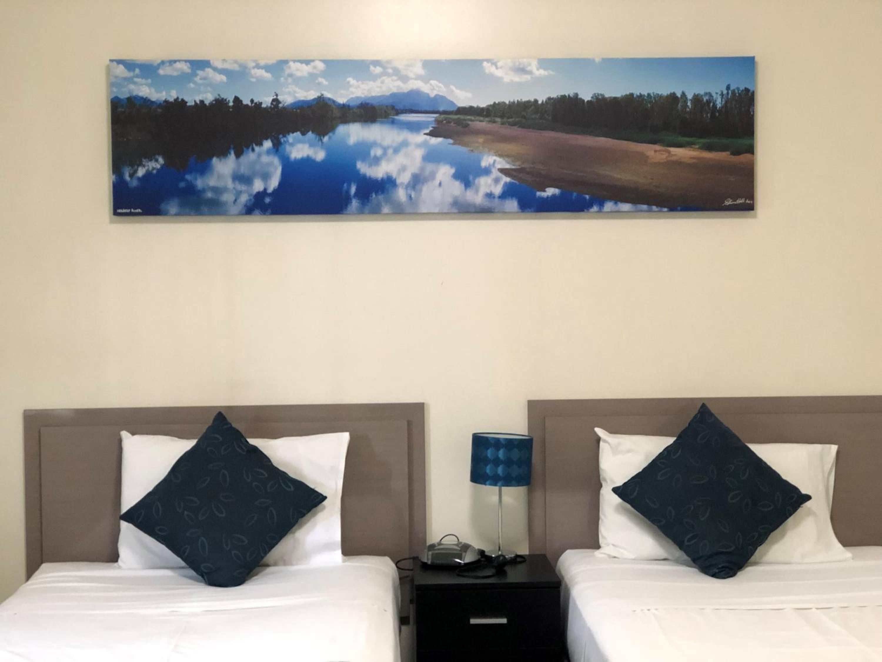 Queen Bed and  King single Bedroom photo 1