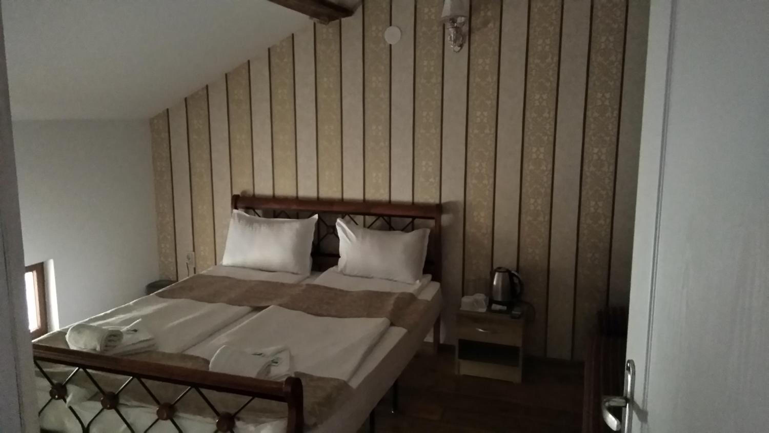 Large Double Room photo 2