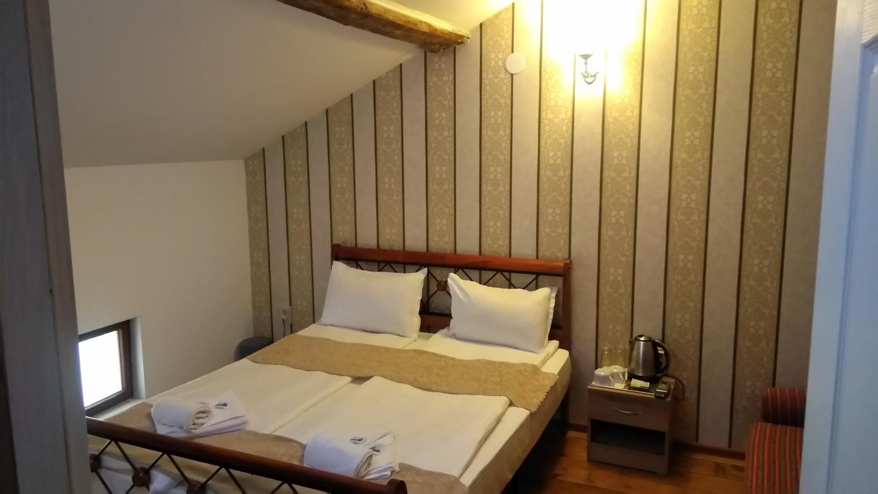 Large Double Room photo 1