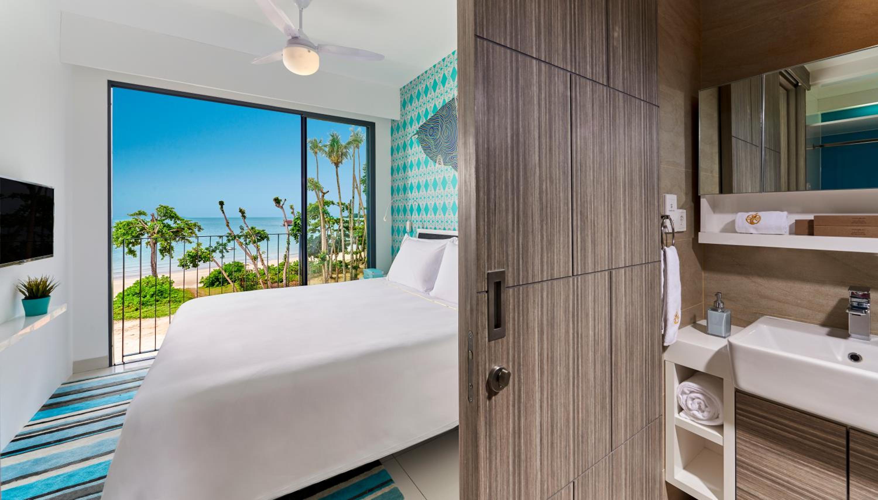 Two Bedroom Ocean View Suite Queen - Free Return Transfer (BBT Terminal-Resort) photo 2