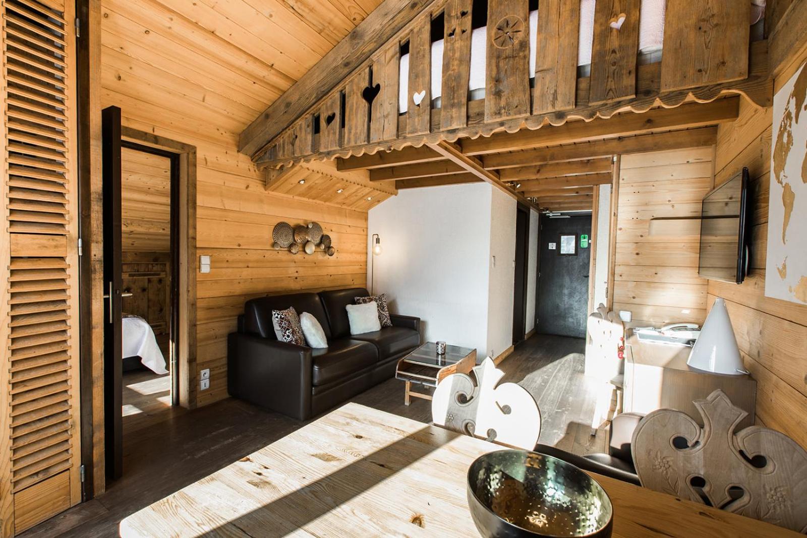 Suite avec Chambre Indépendante (2 Adultes + 2 Enfants)
