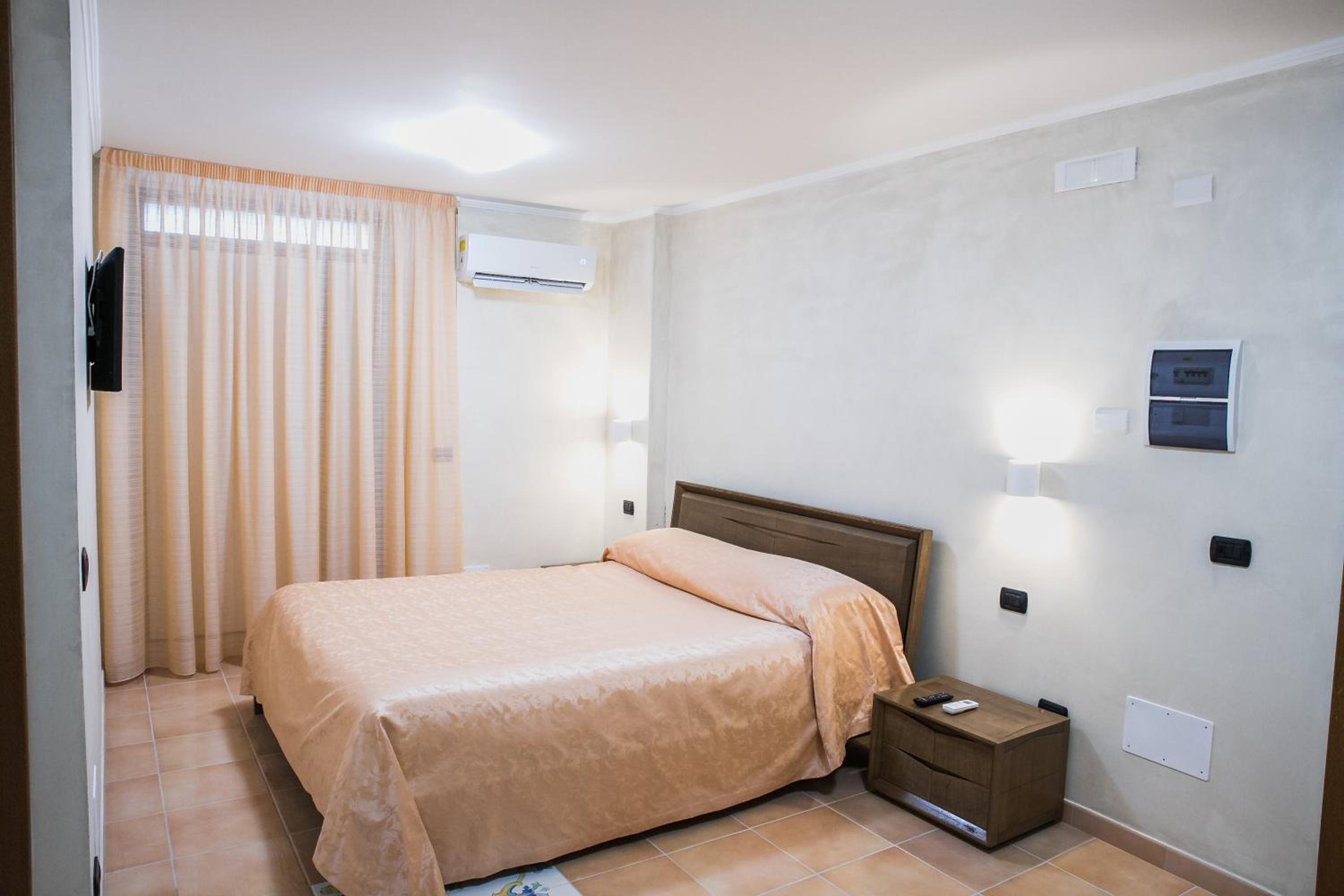 Double Room - Photo 3