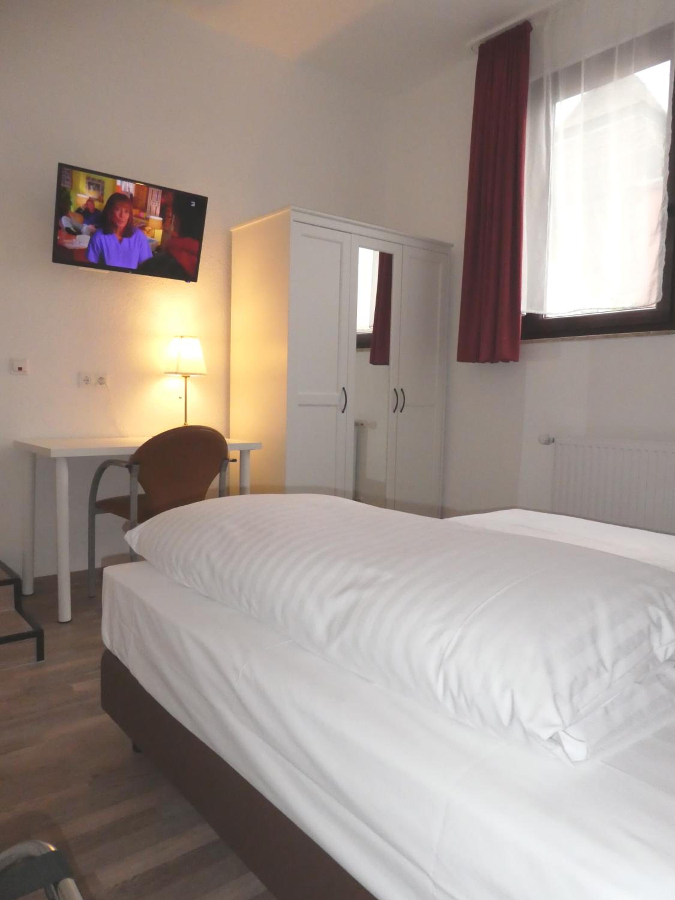 Standard Queen Room photo 1