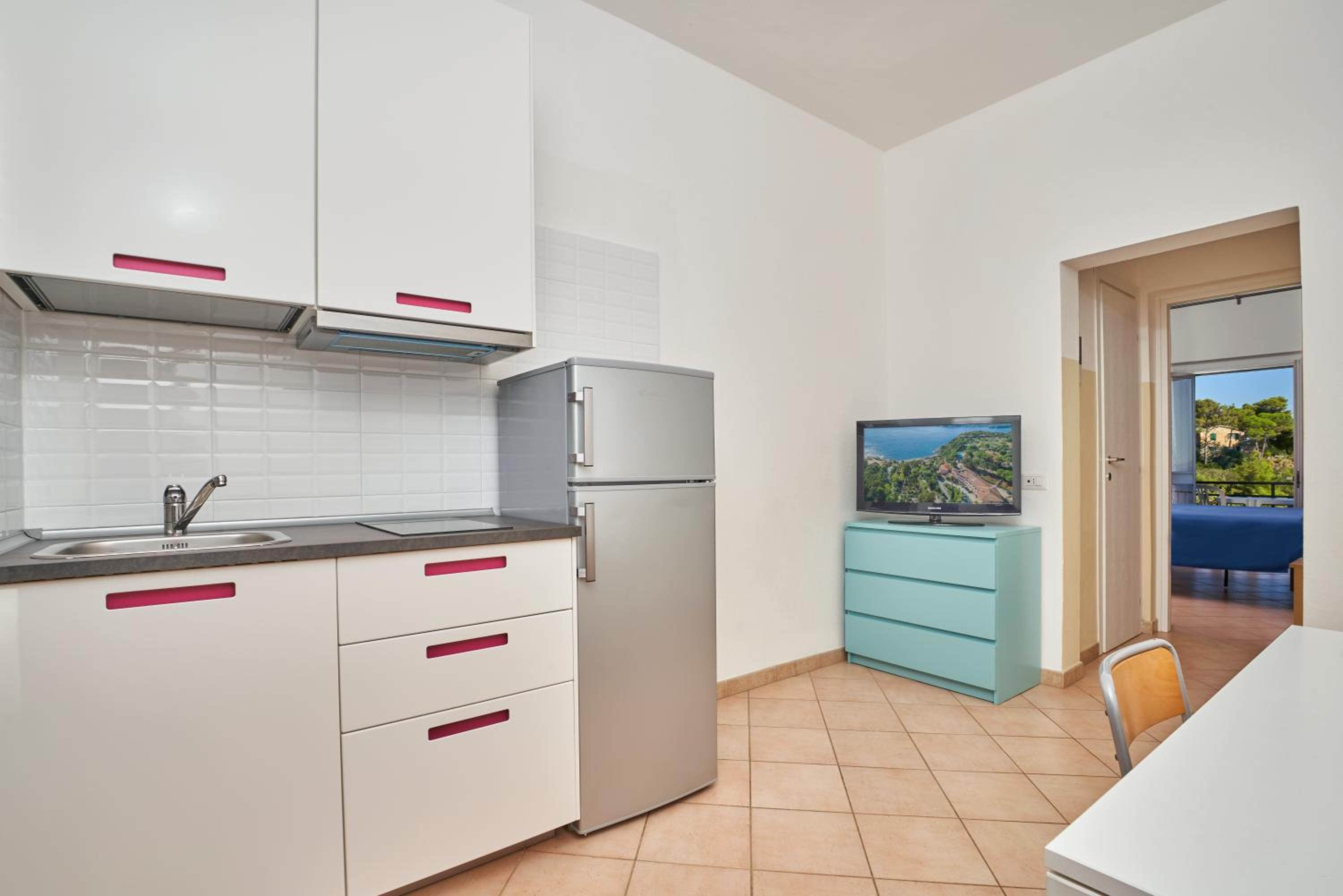 One-Bedroom Apartment with Sea View ( 2 Adults) photo 2
