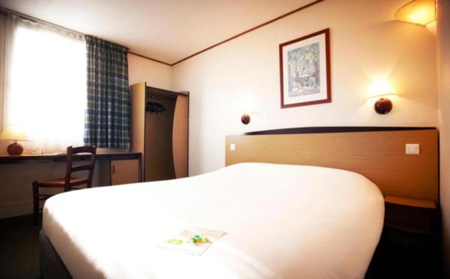 Double Room with One Double Bed - Photo 5