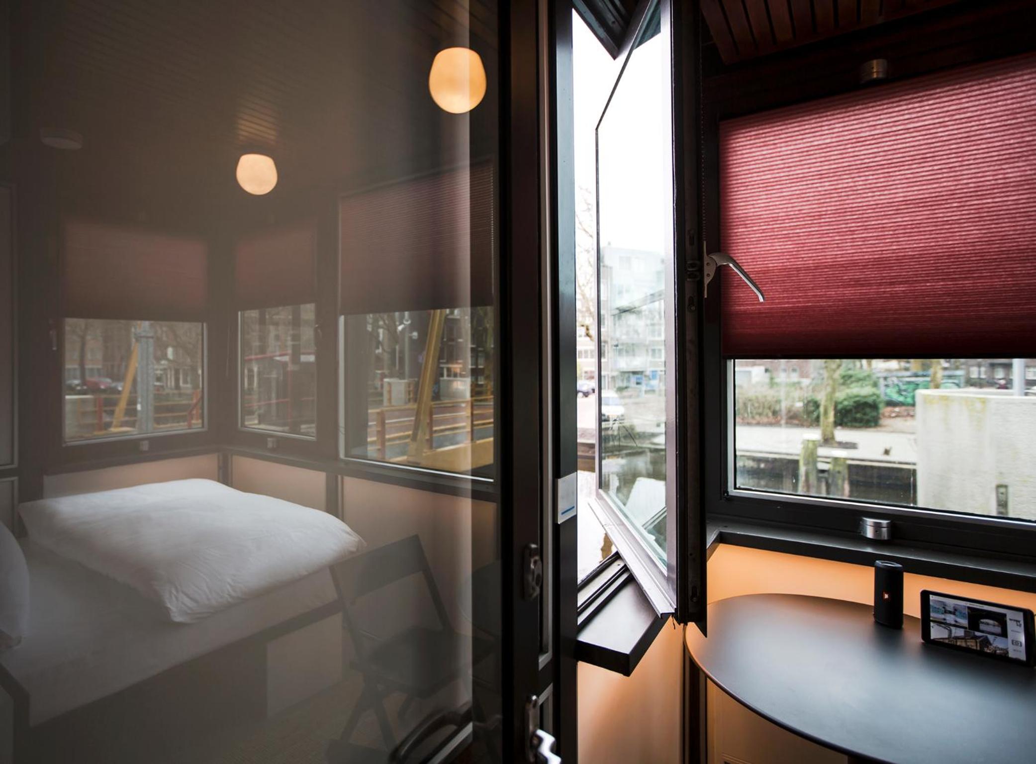 Apartment with Lake View photo 3