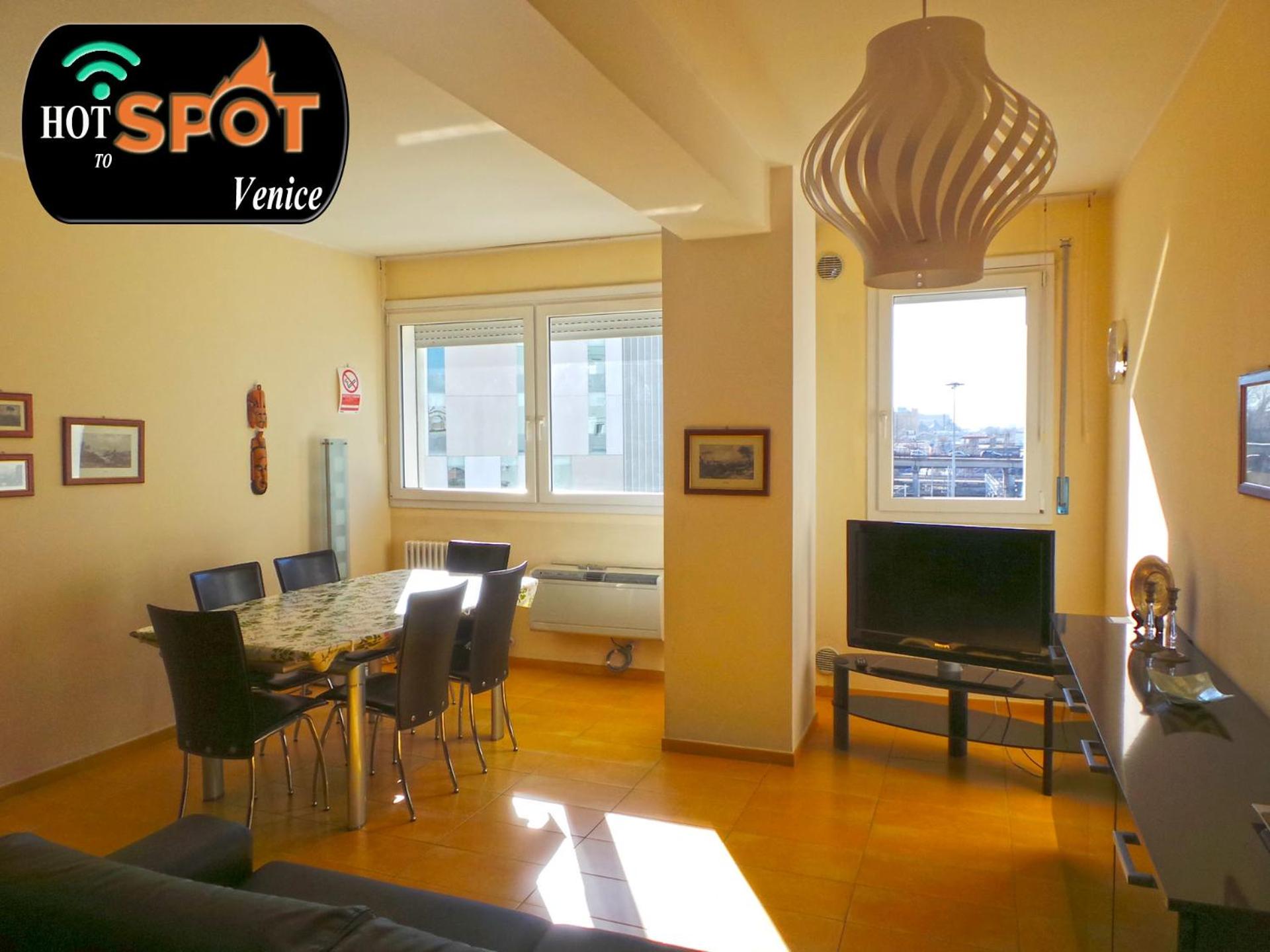 Apartment photo 2