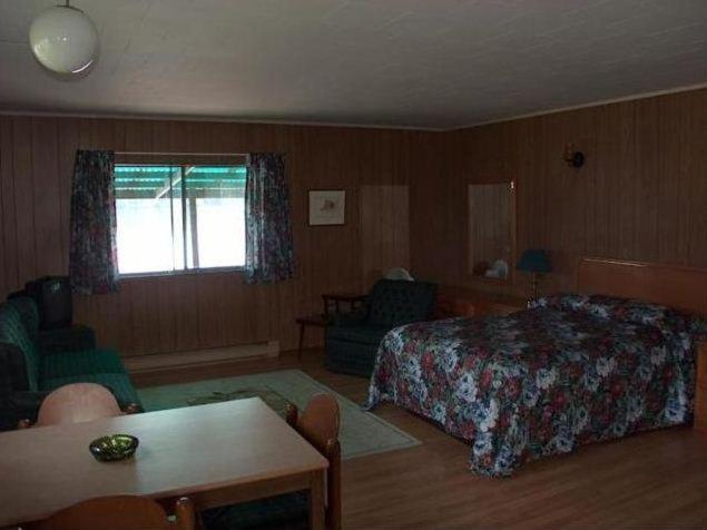 Queen Room photo 1