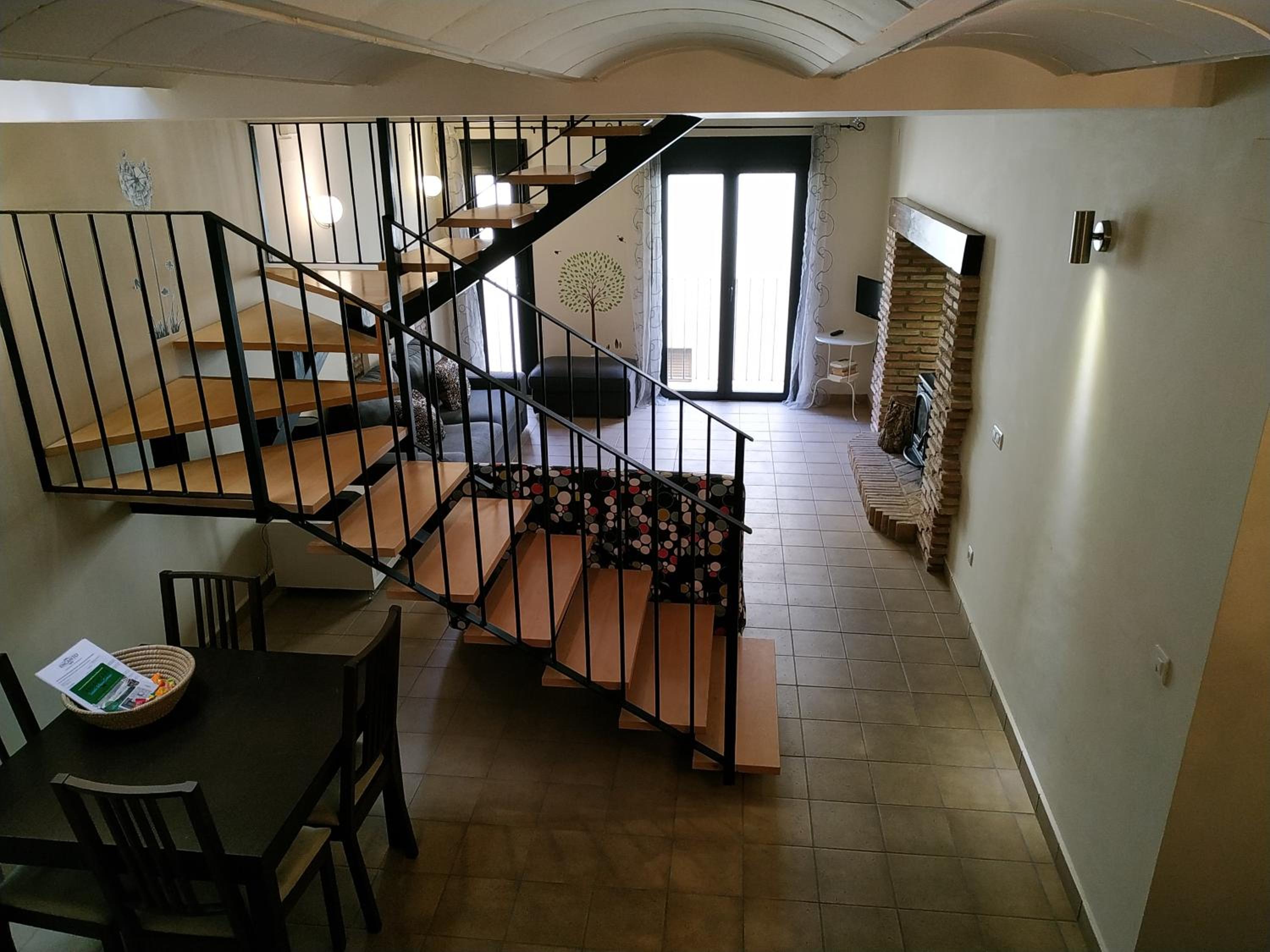 Two-Bedroom Apartment with Balcony - Photo 15