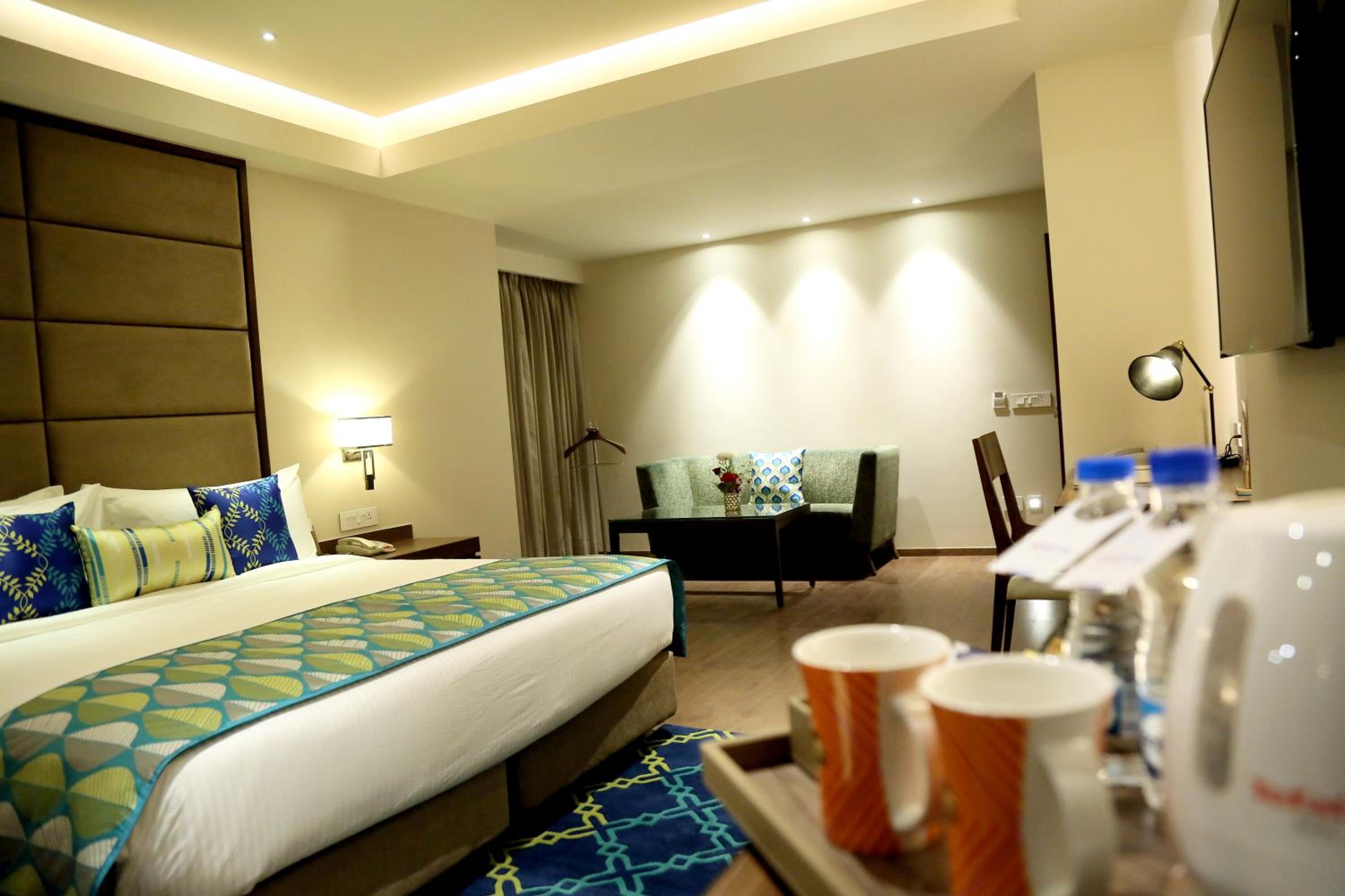 Club Executive Room with 15% discount on Food and soft Beverages,20% discount on laundry,Early check-in and Late check-out subjected to availability - Photo 1