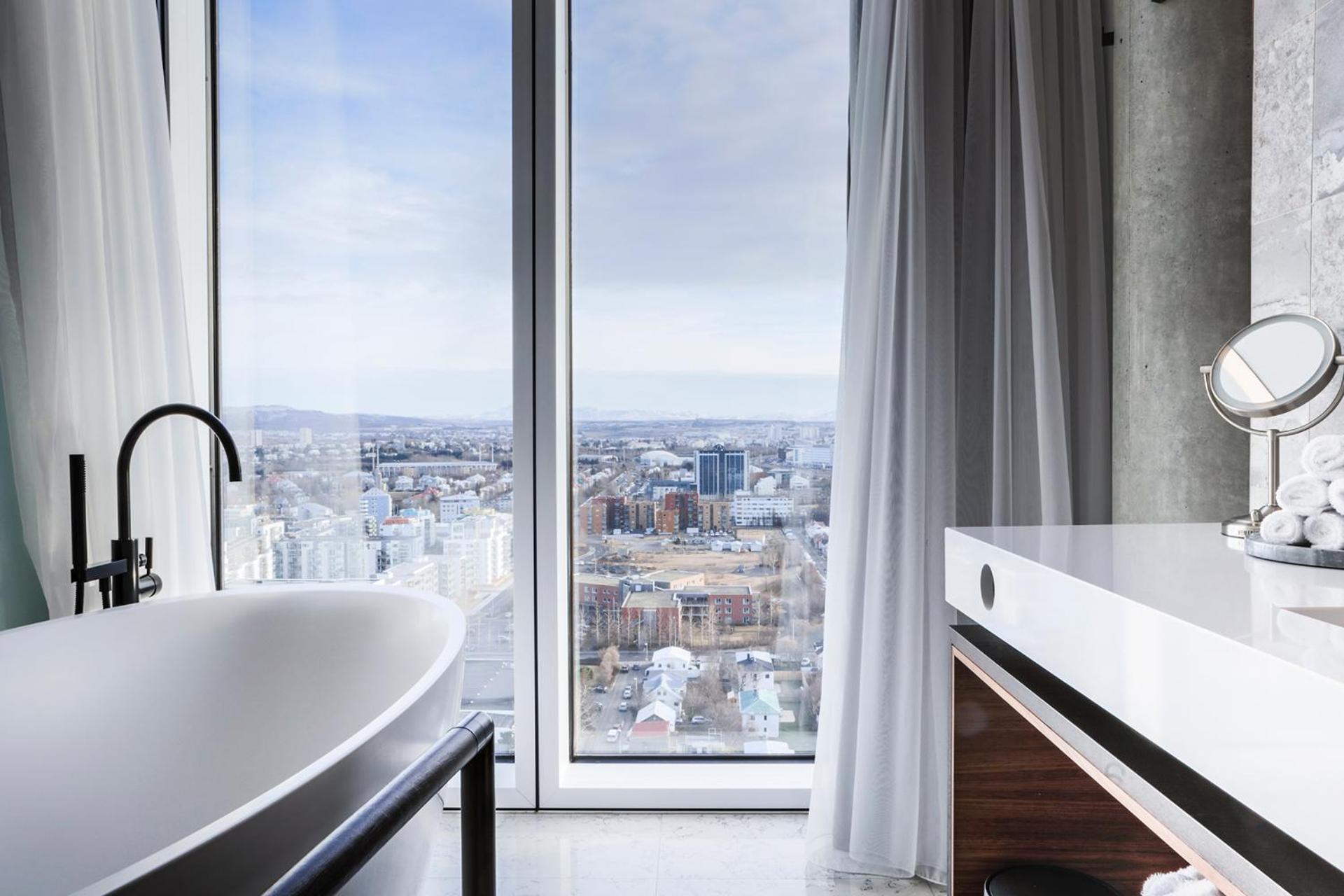 Suite with Bathtub photo 2