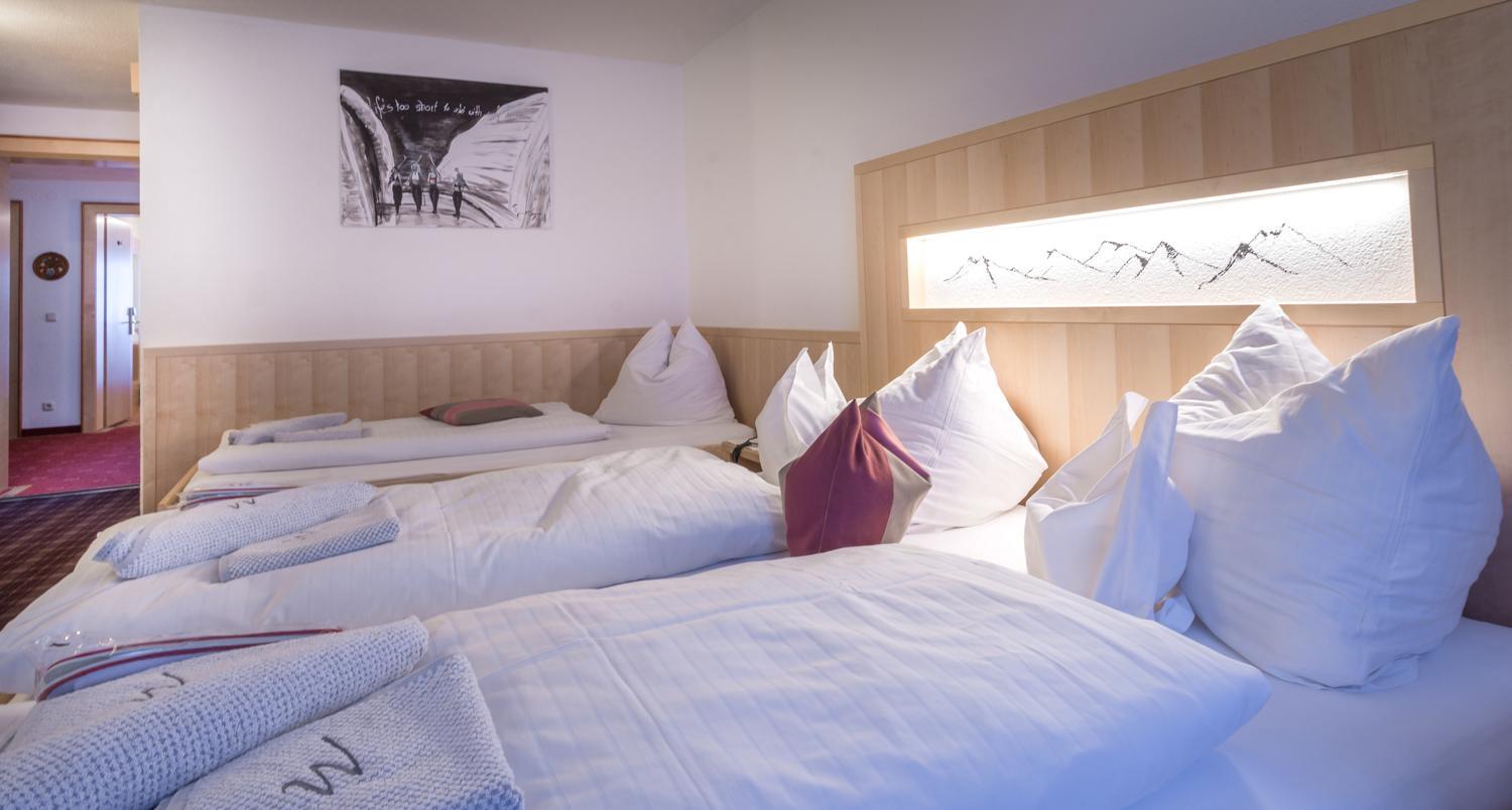 Triple Room with Balcony - Photo 14