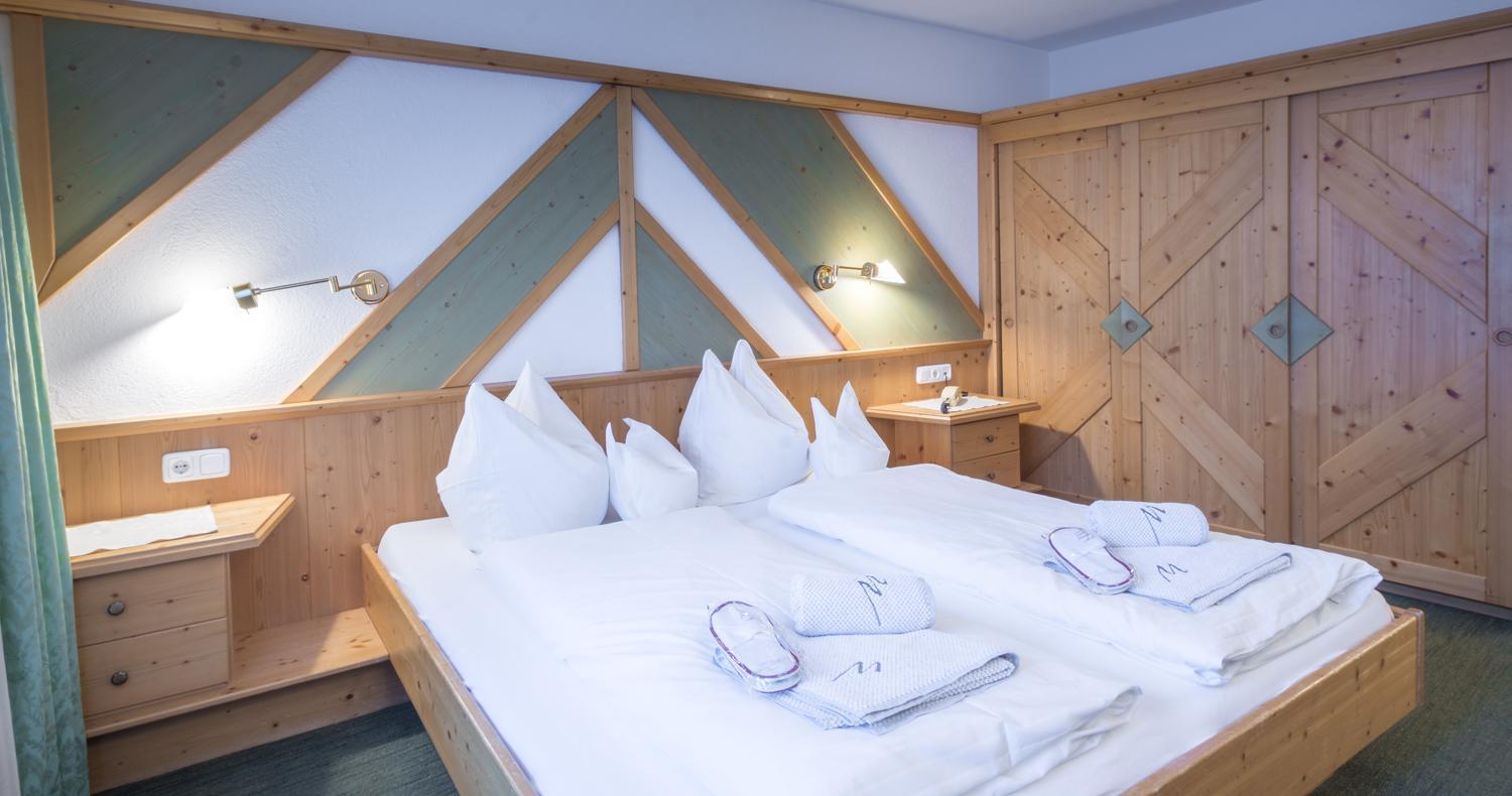 Double or Twin Room with Balcony - Photo 19