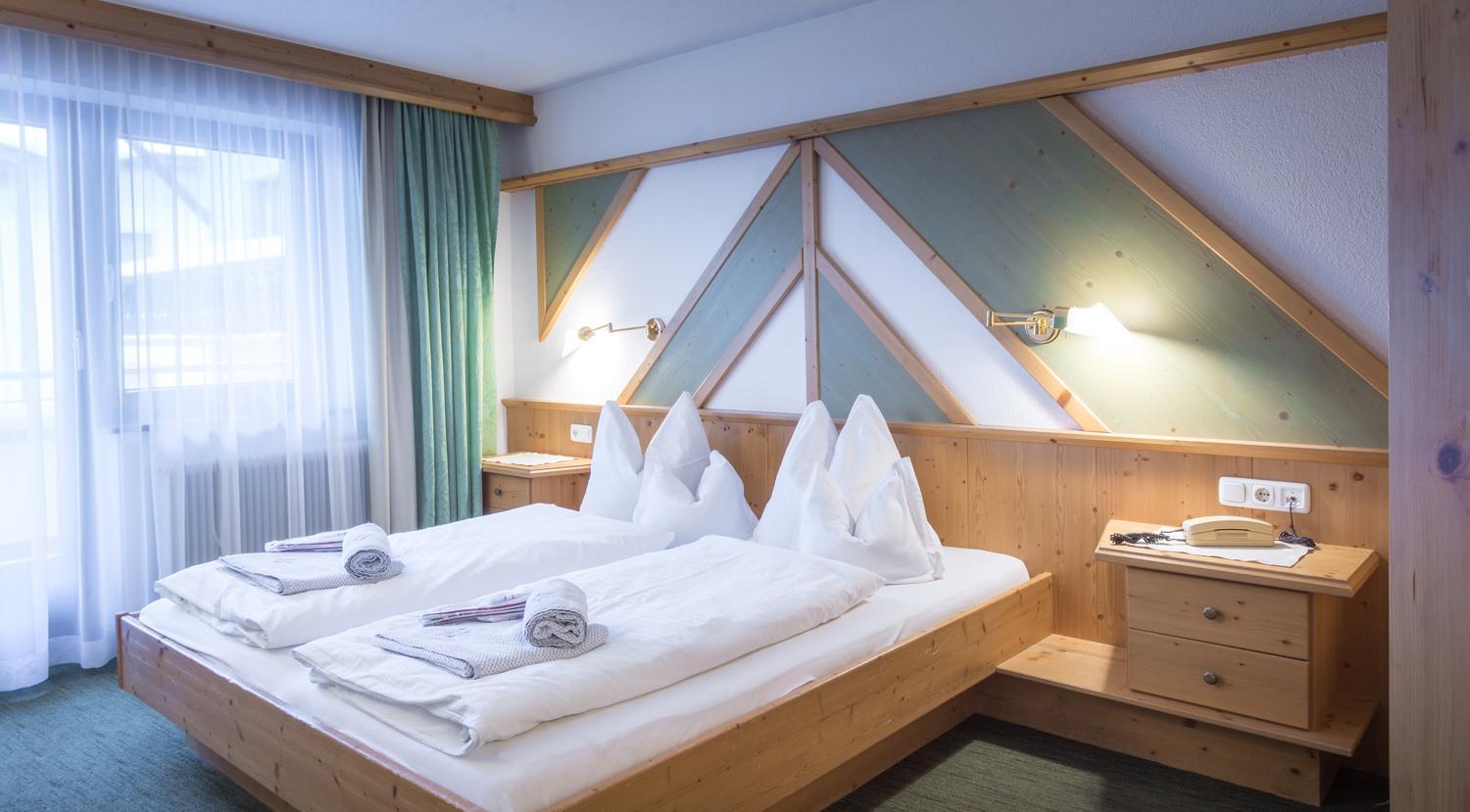 Double or Twin Room with Balcony - Photo 23
