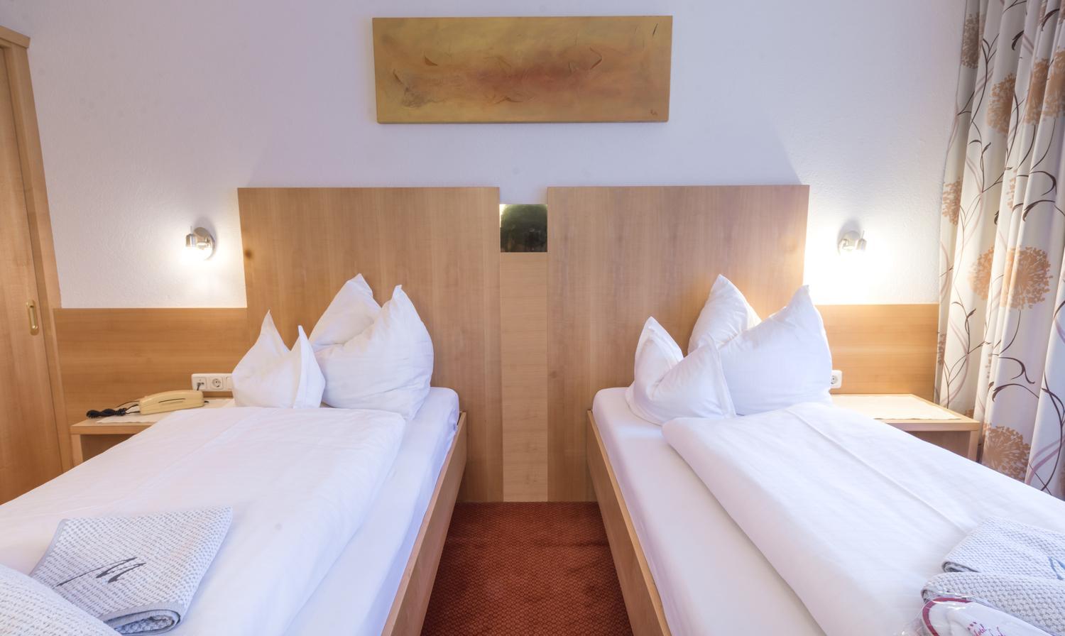 Double or Twin Room with Balcony - Photo 21
