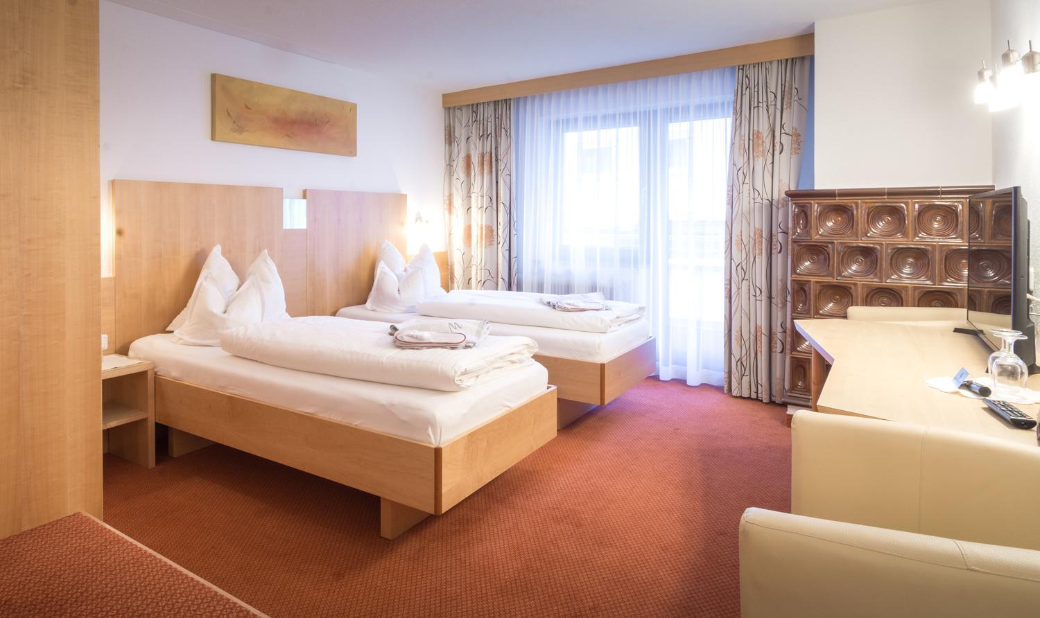 Double or Twin Room with Balcony - Photo 10