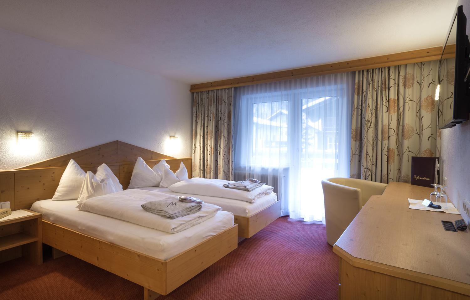 Double or Twin Room with Balcony - Photo 22