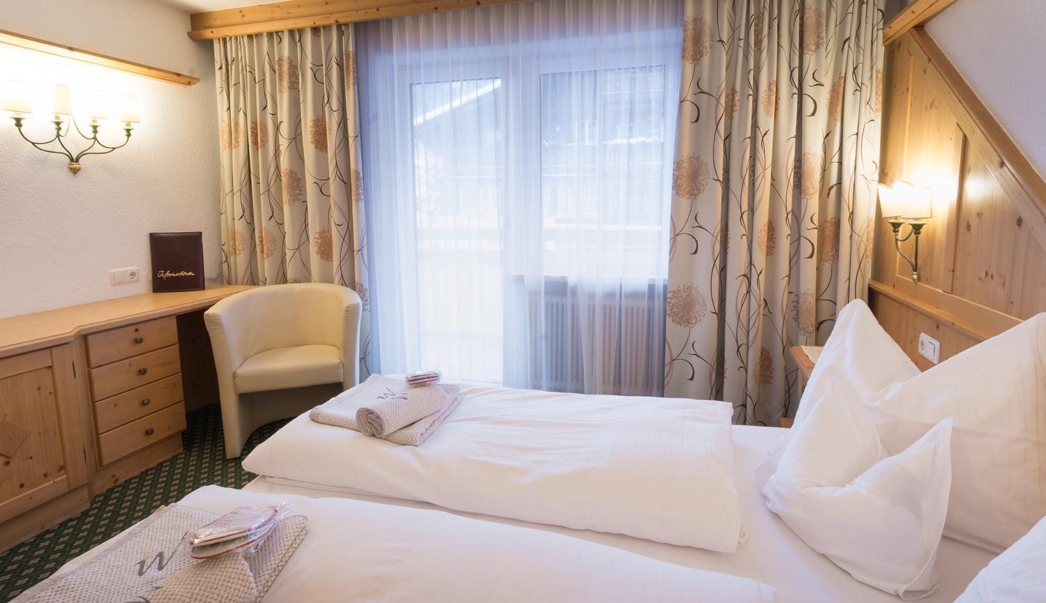 Double or Twin Room with Balcony - Photo 24