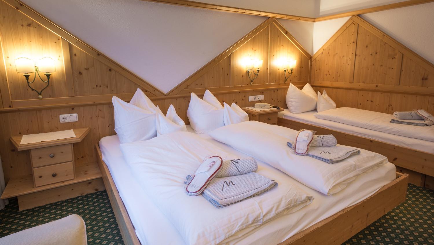 Triple Room with Balcony - Photo 18
